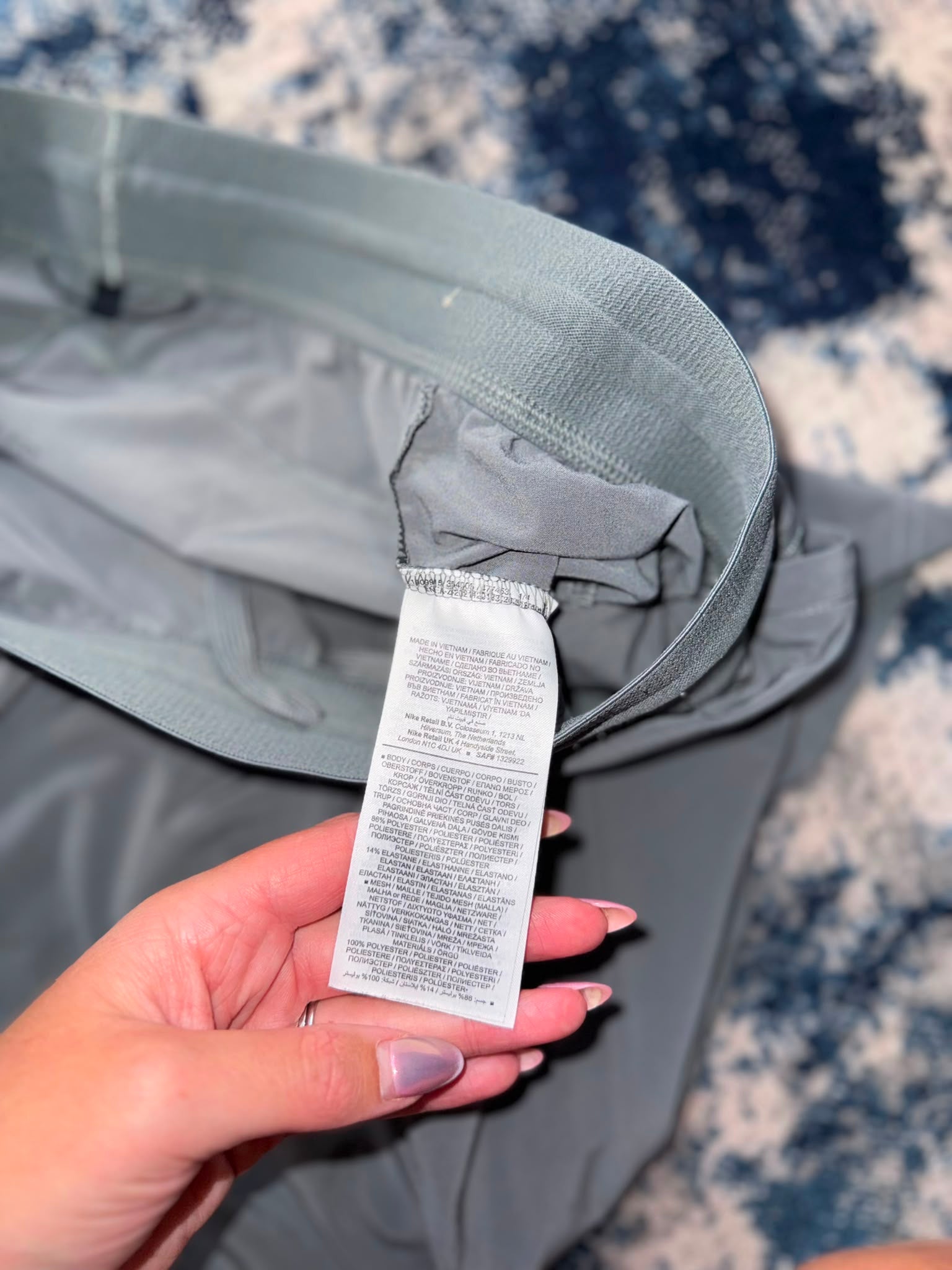 Nike Dri-FIT 7” Shorts Grey Men’s Small Zip Pockets in Grey, men's Small – detail view