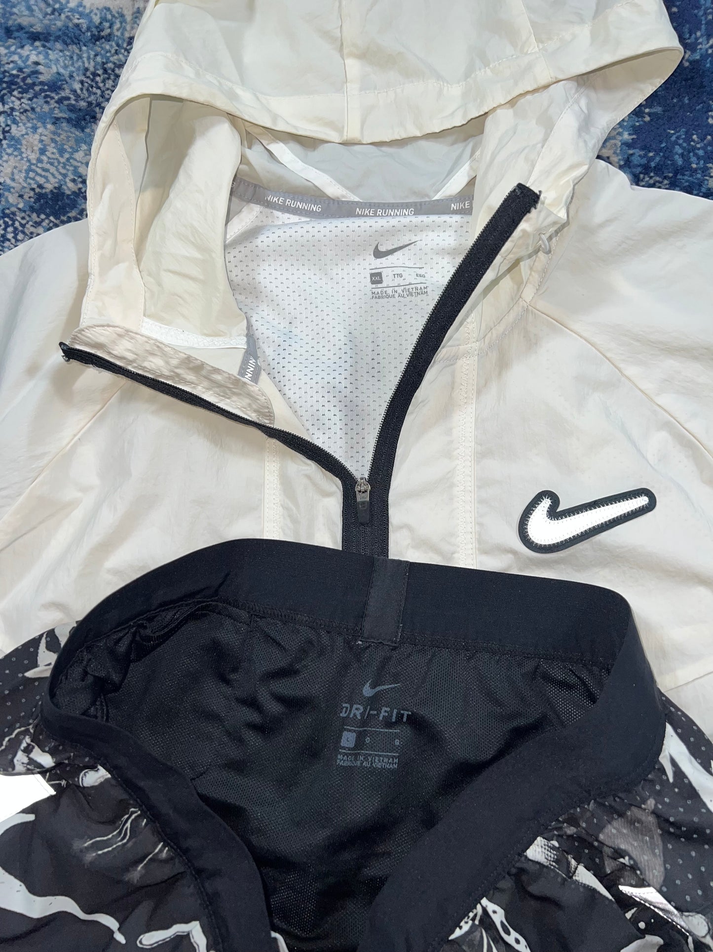 Nike Wild Run Dragon Windrunner & Flex Stride Shorts Set White Black – White / Black in White / Black, men's Mixed Sizes –…