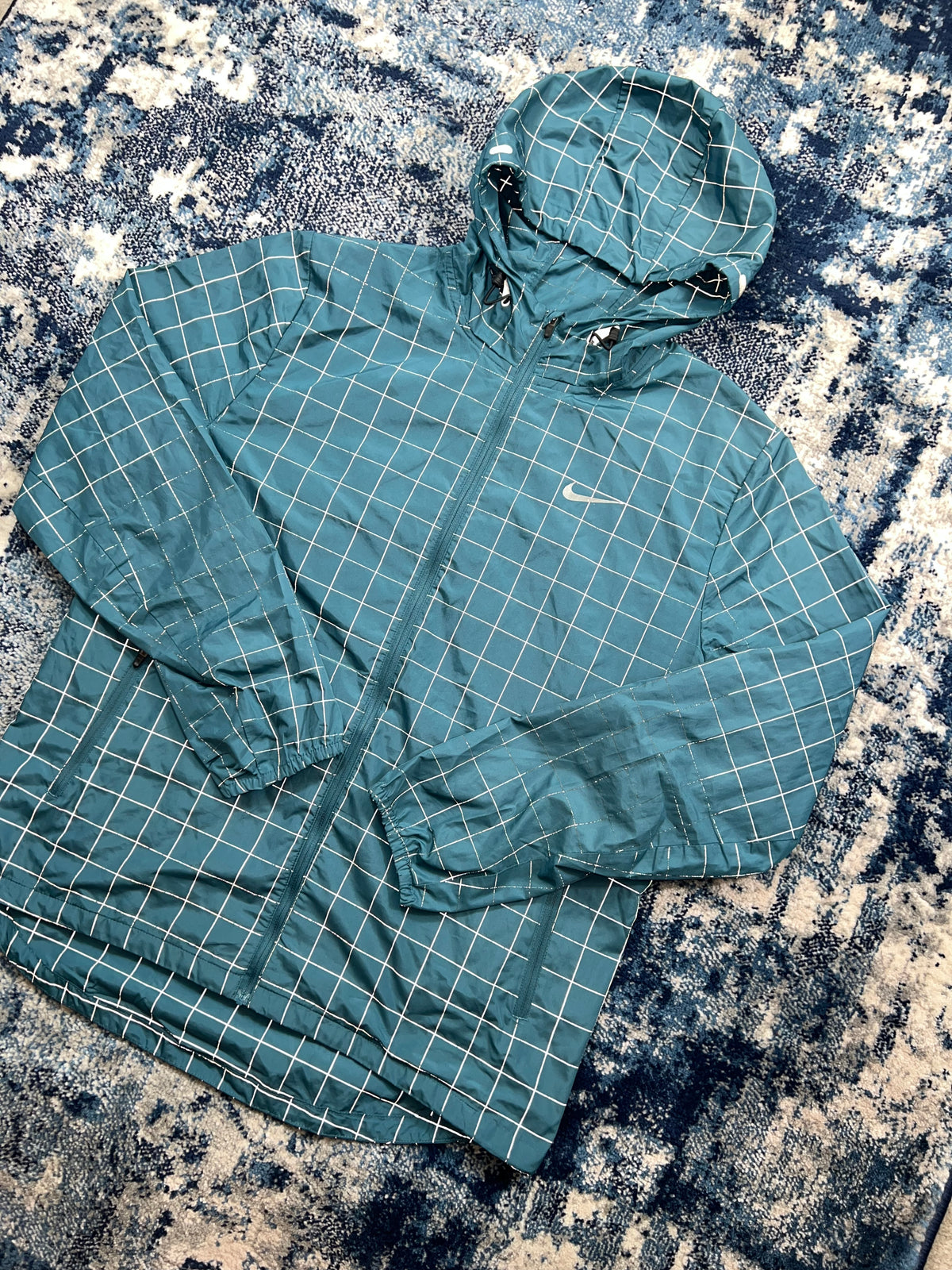Nike Flash 3M Reflective Windrunner Jacket Dark Green Men’s Large in Dark Green, men's Mixed Sizes – detail view