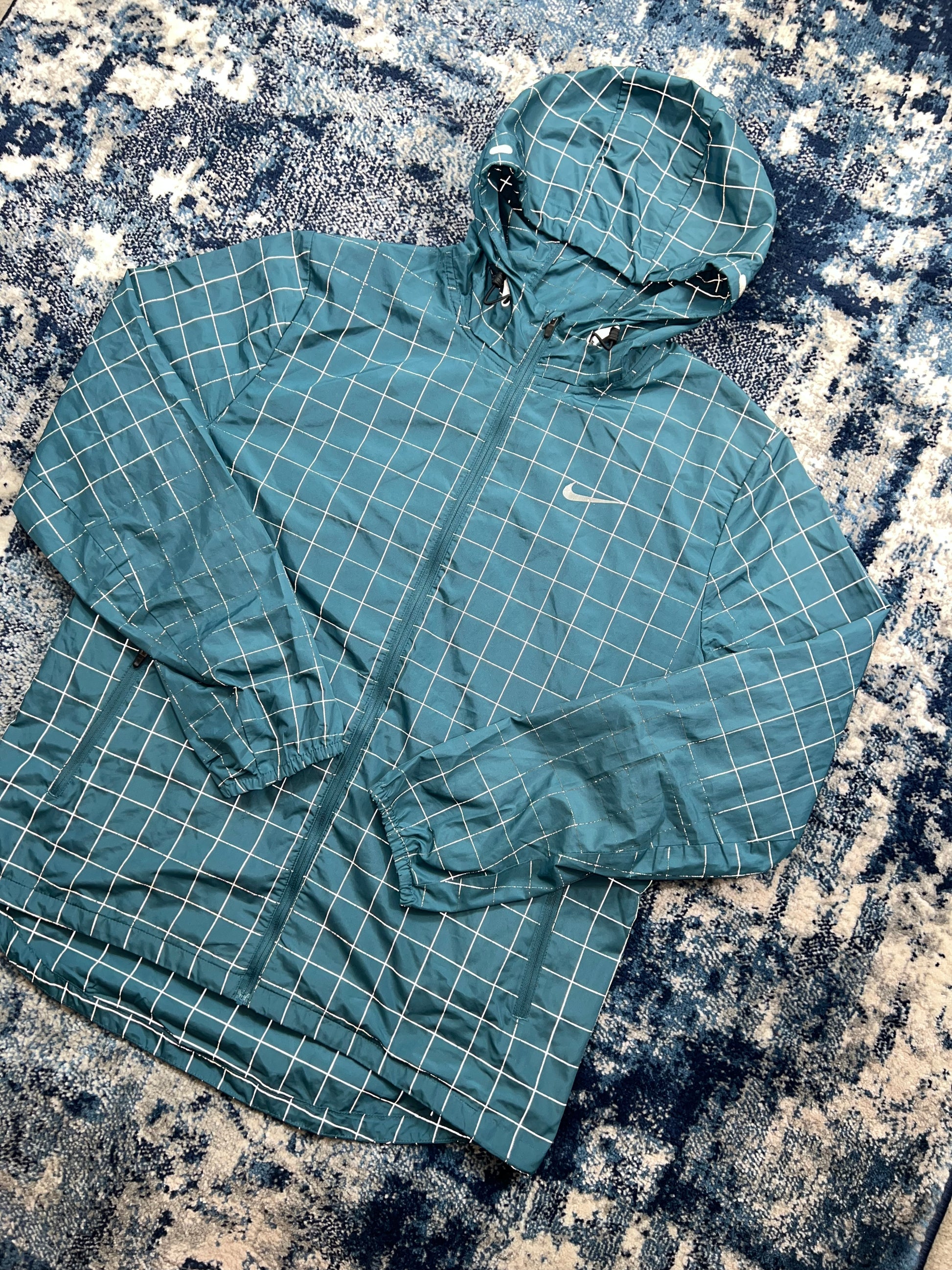 Nike Flash 3M Reflective Windrunner Jacket Dark Green Men’s Large in Dark Green, men's Mixed Sizes – detail view