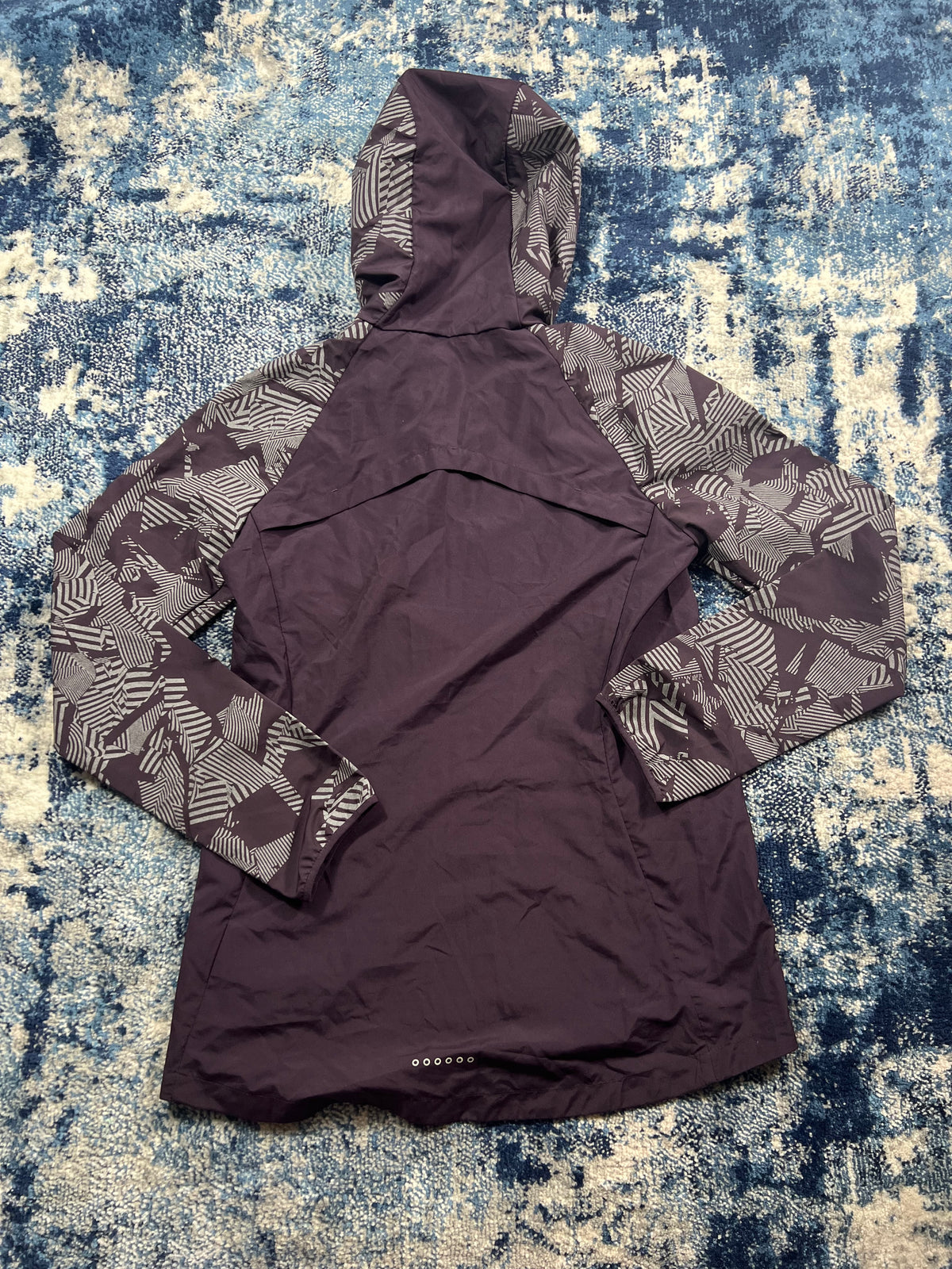 Nike Women’s Reflective Windrunner Jacket Purple UK Small in Purple, men's Small – detail view