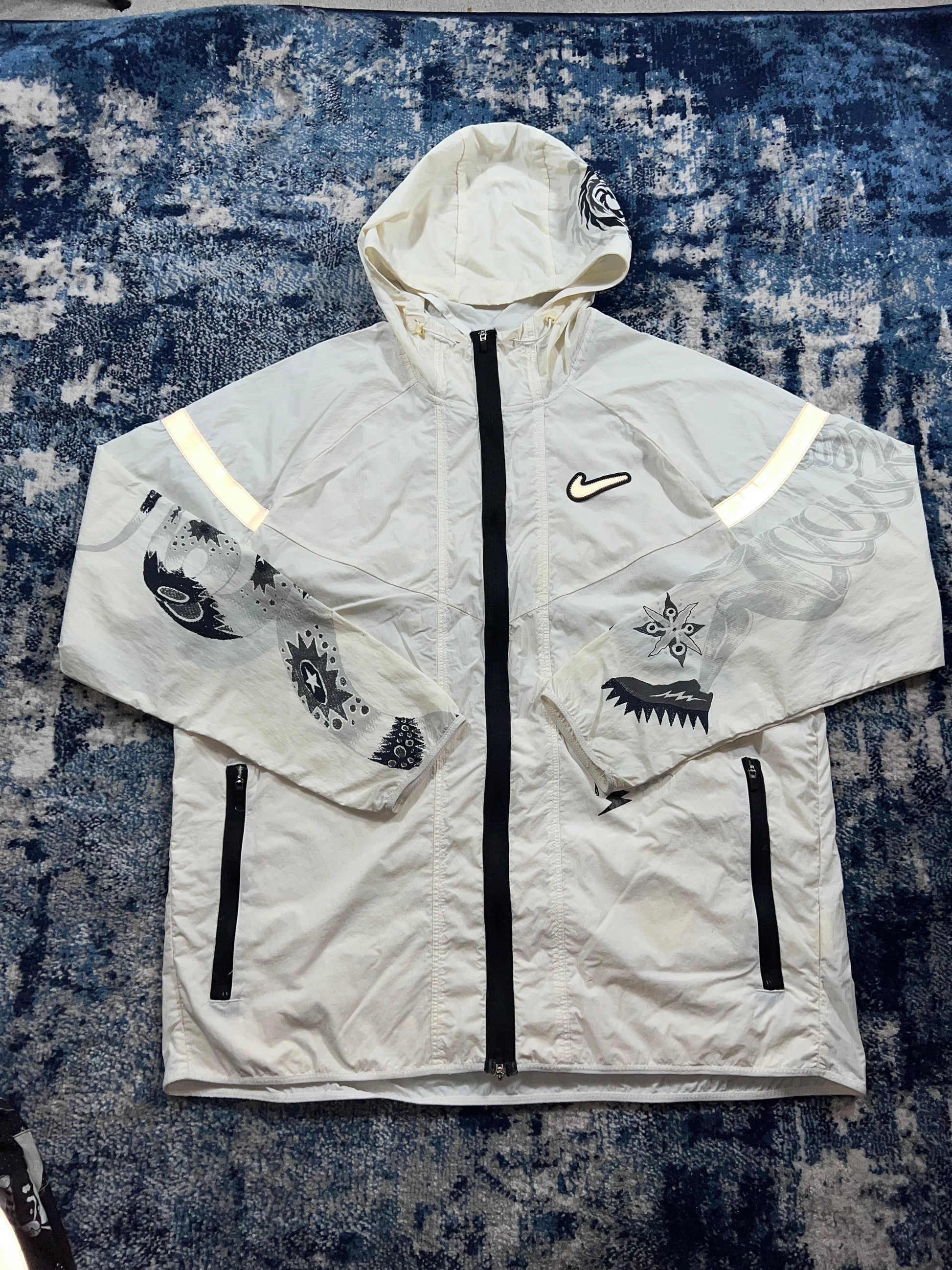 Nike Wild Run Dragon Windrunner & Flex Stride Shorts Set White Black – White / Black in White / Black, men's Mixed Sizes –…
