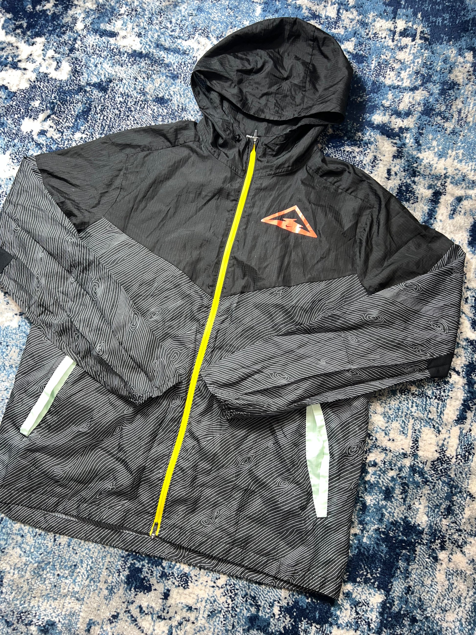 Nike Trail Lightweight Windrunner Jacket Black Grey Yellow Red Men’s Medium – Black / Grey / Yellow / Red in Black / Grey /…