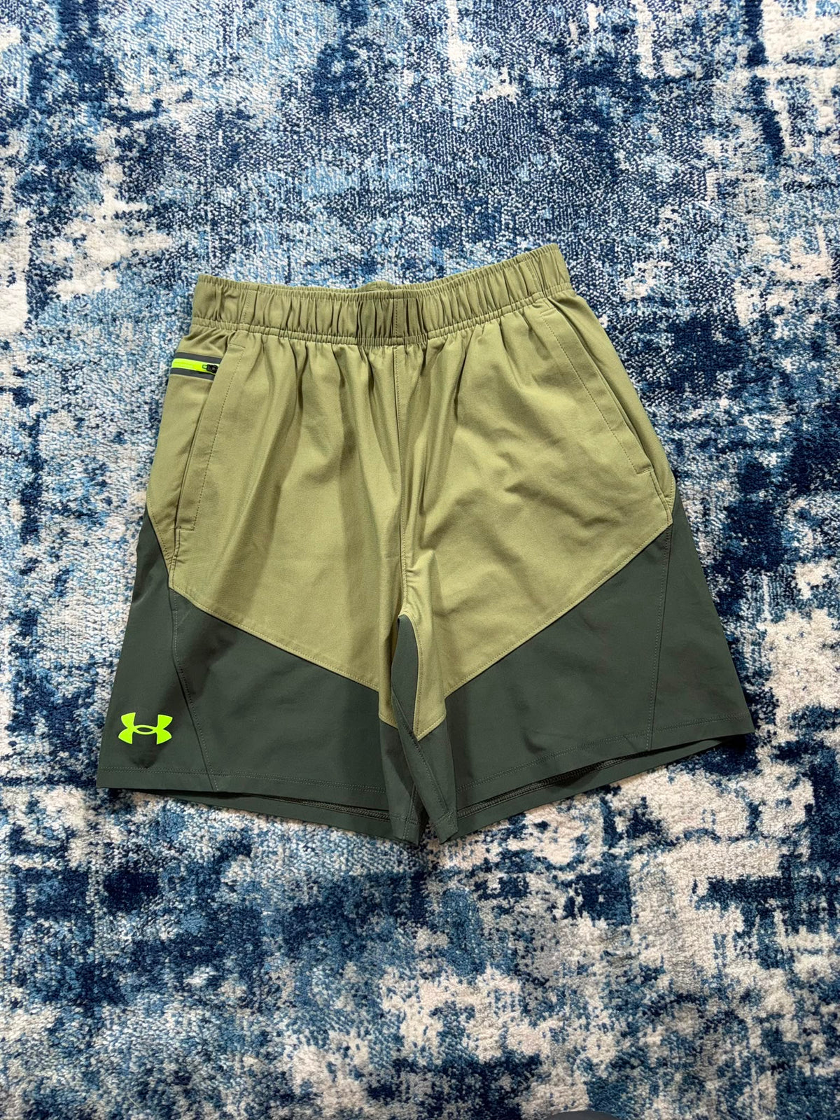 Under Armour Khaki Green Shorts – Green / Khaki, Men's Small in Green / Khaki, men's Small – detail view