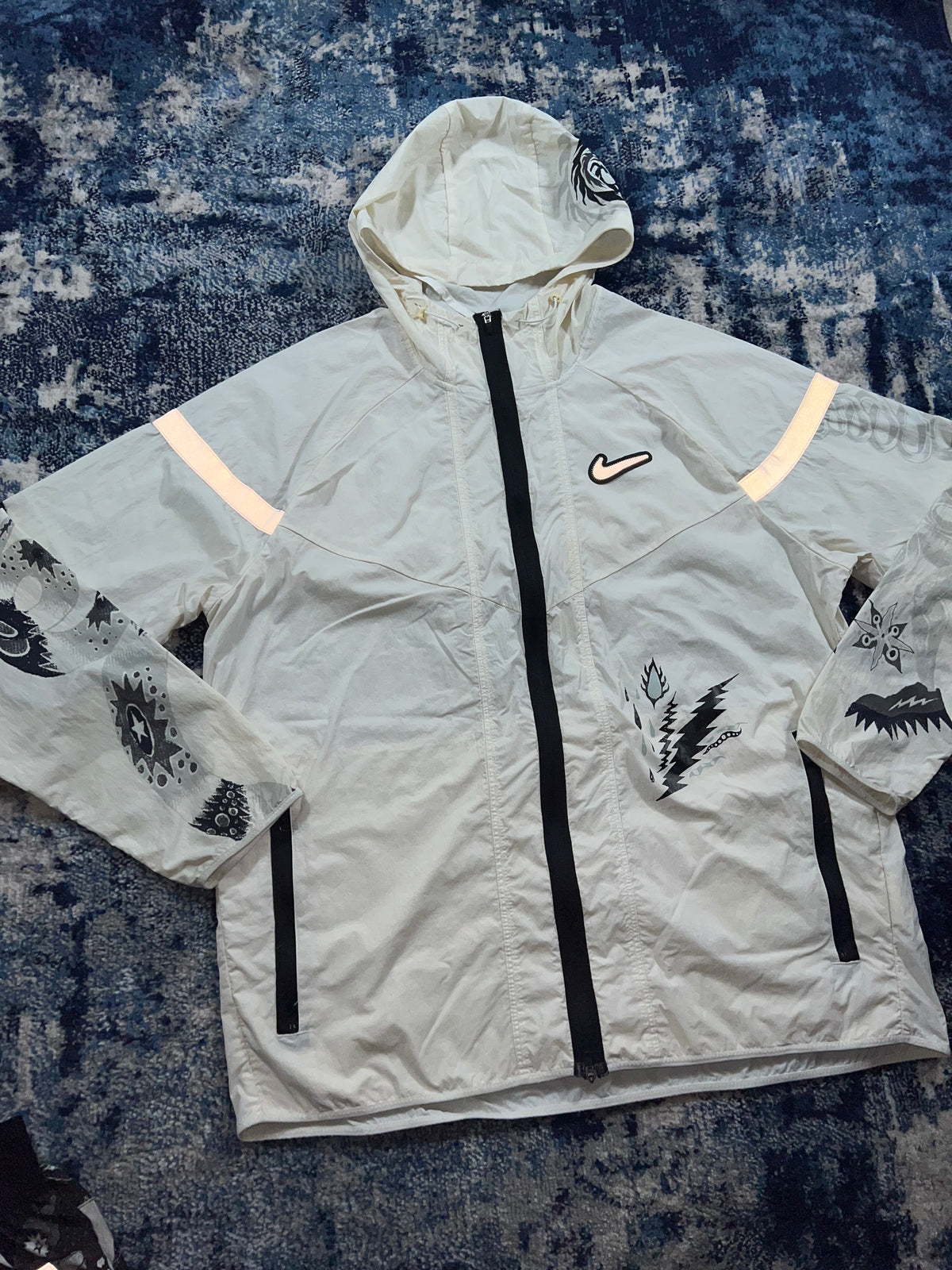 Nike Wild Run Dragon Windrunner & Flex Stride Shorts Set White Black – White / Black in White / Black, men's Mixed Sizes –…