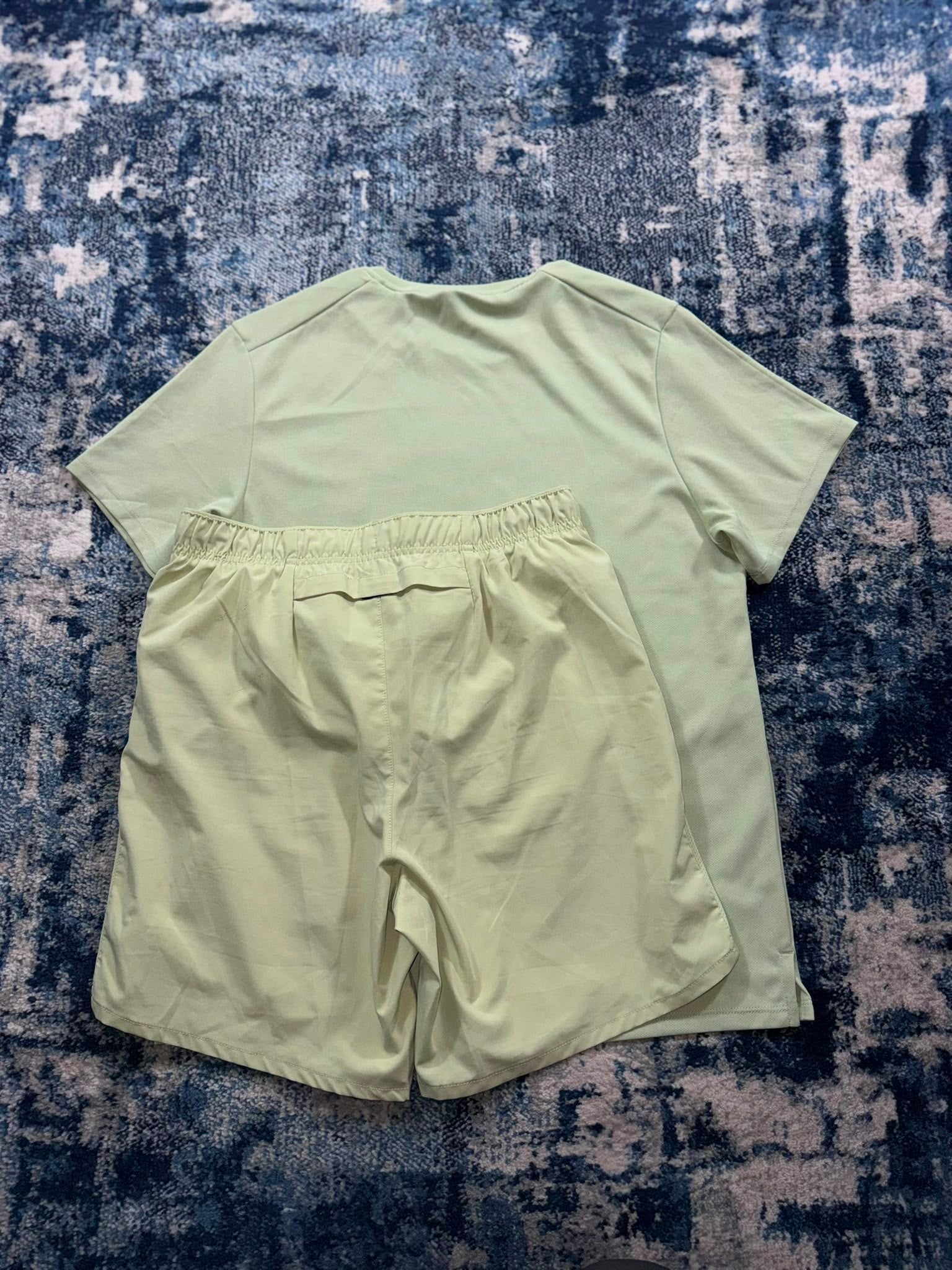 Nike Miler T Shirt / Challenger Shorts Running Gym Set – Olive Aura, Men's Small in Olive Aura, men's Small – detail view