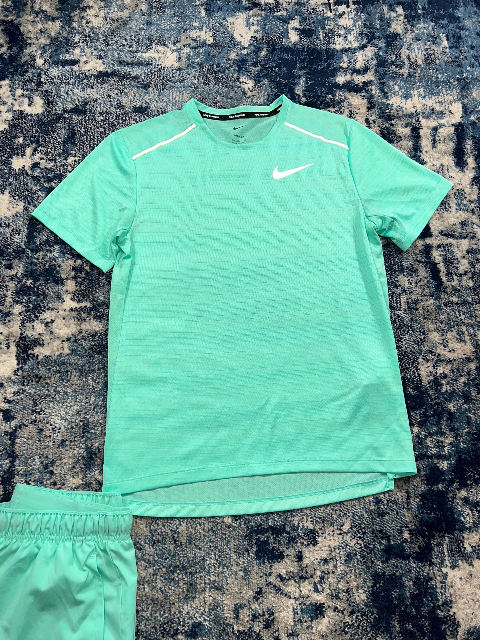 Nike Miler T-Shirt & Challenger Shorts Running Set Mint Green Men’s Small – Hyper Turquoise / Mint Green in Hyper Turquoise…