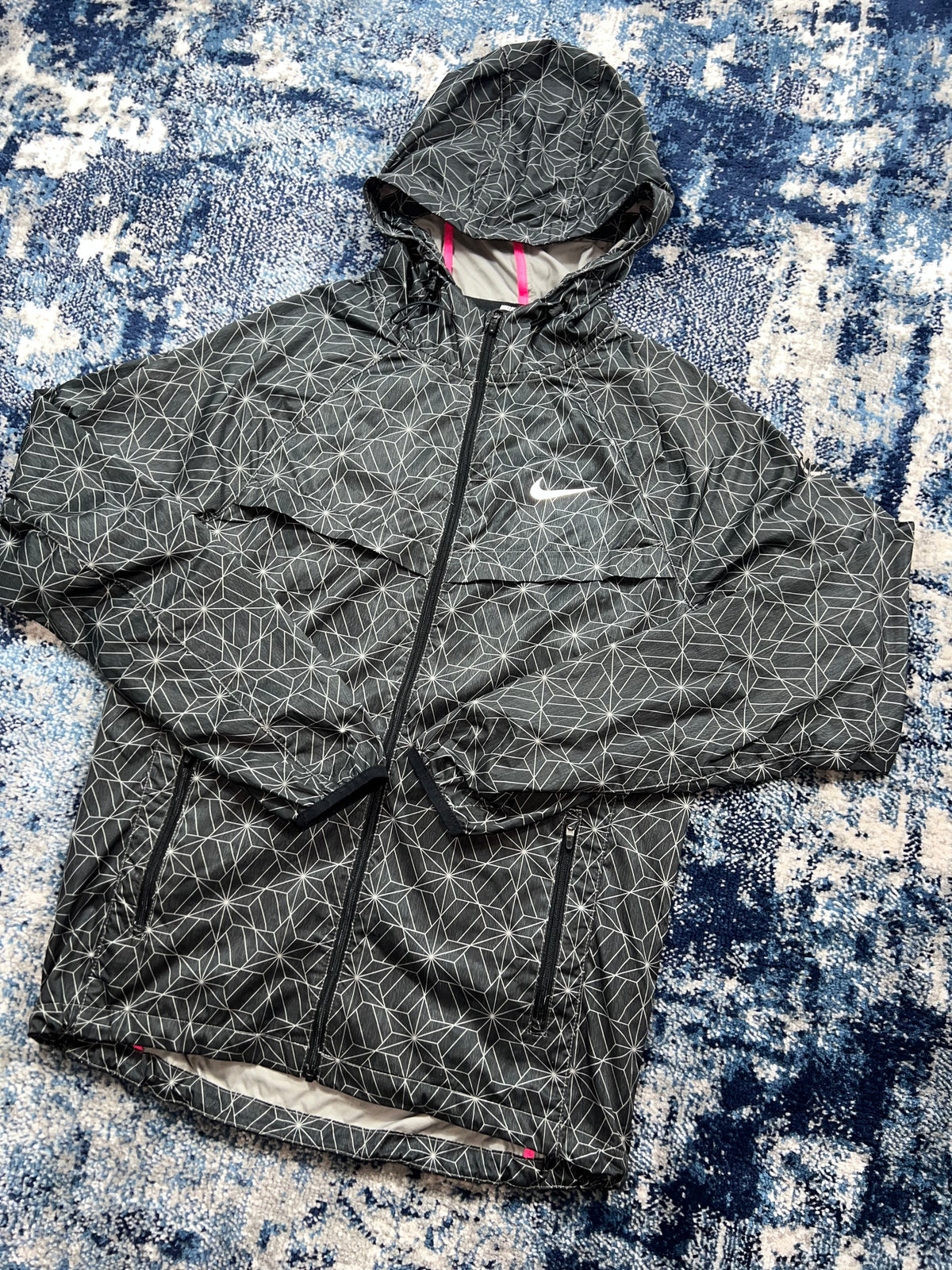 Nike Ekiden Racer Windrunner Jacket Grey Pink Reflective Men’s XS – Grey / Pink, Men's Extra Small in Grey / Pink, men's…