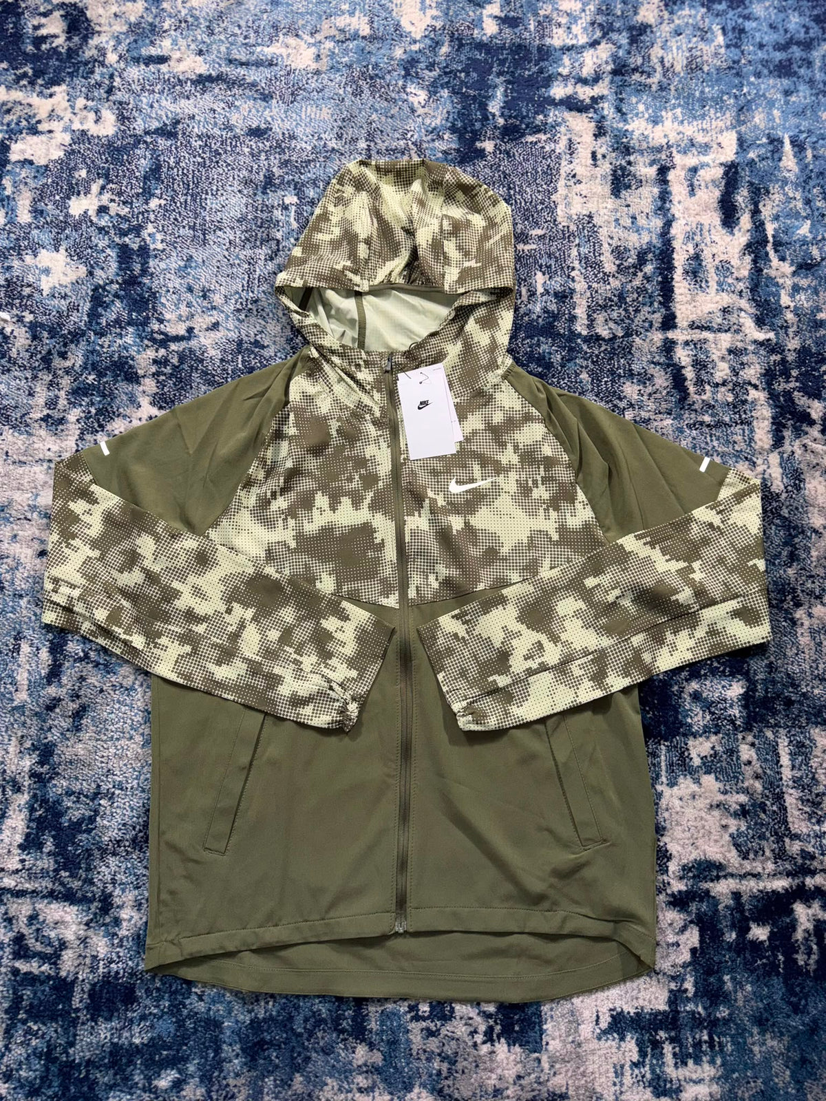 Nike Repel Miler Camo Windrunner Jacket Khaki Green Men’s Small in Khaki Green, men's Small – front view