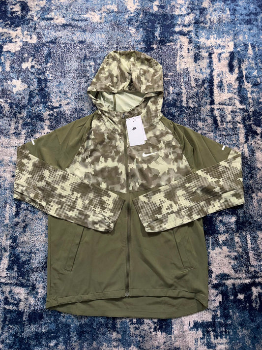 Nike Repel Miler Camo Windrunner Jacket Khaki Green Men’s Small in Khaki Green, men's Small – front view
