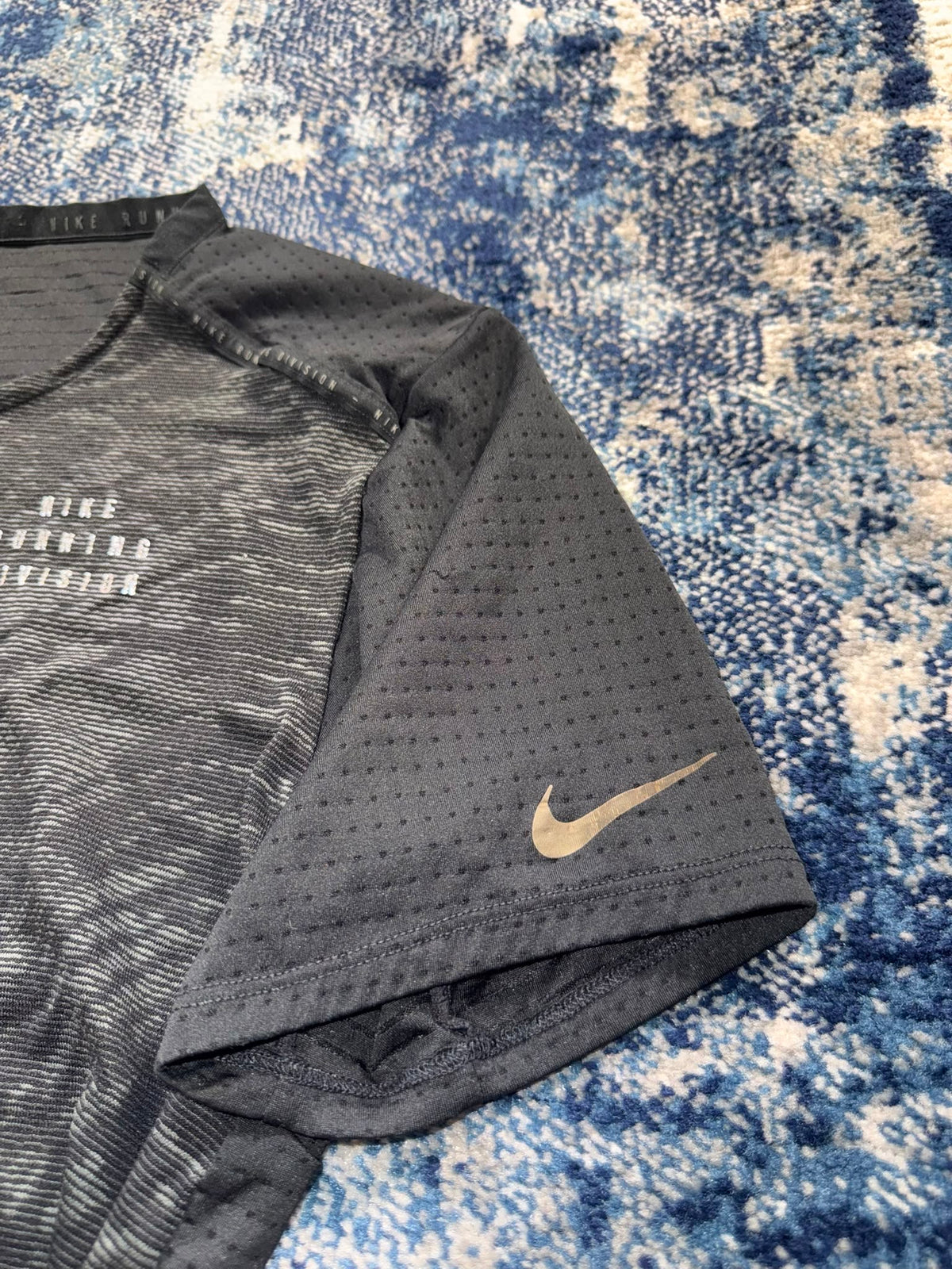 Nike Running Division TechKnit T-Shirt Dark Grey Black Men’s Small – Dark Grey / Black in Dark Grey / Black, men's Small –…