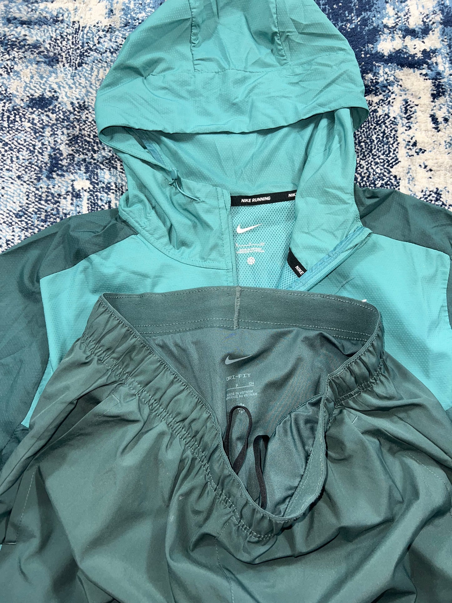 Nike Repel Miler Windrunner & Challenger Shorts Running Set Teal Green Men’s Small – Teal Green / Dark Green in Teal Green…