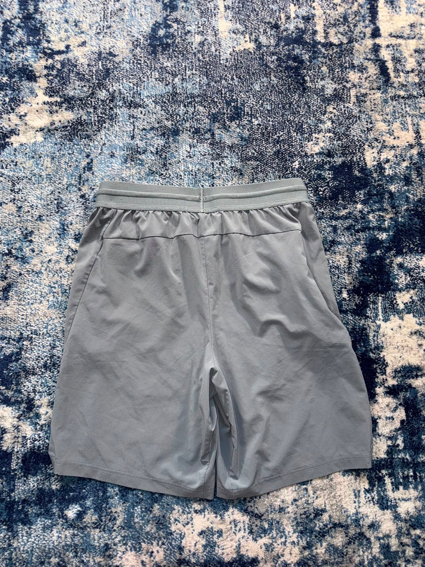 Nike Dri-FIT 7” Shorts Grey Men’s Small Zip Pockets in Grey, men's Small – detail view