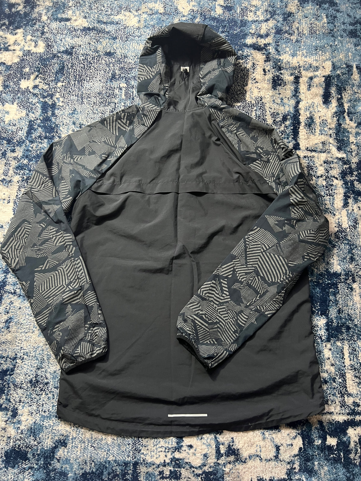Nike Essentials Reflective Windrunner Jacket Men’s Medium in Reflective / Colour Not Provided, men's Medium – detail view