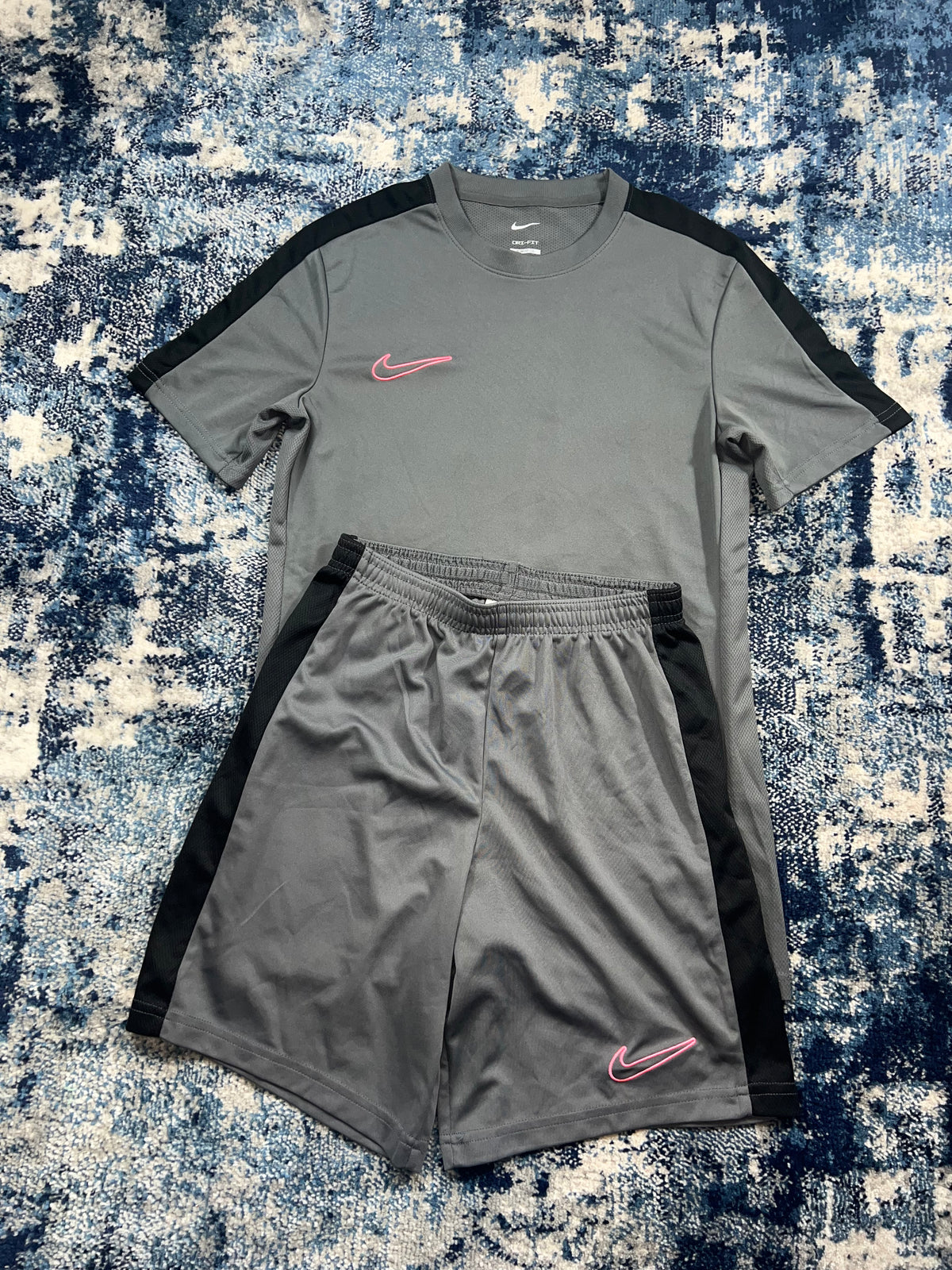 Nike Dri-FIT Academy T-Shirt & Shorts Training Set Grey Pink Men’s Small – Grey / Pink in Grey / Pink, men's Small – detail…