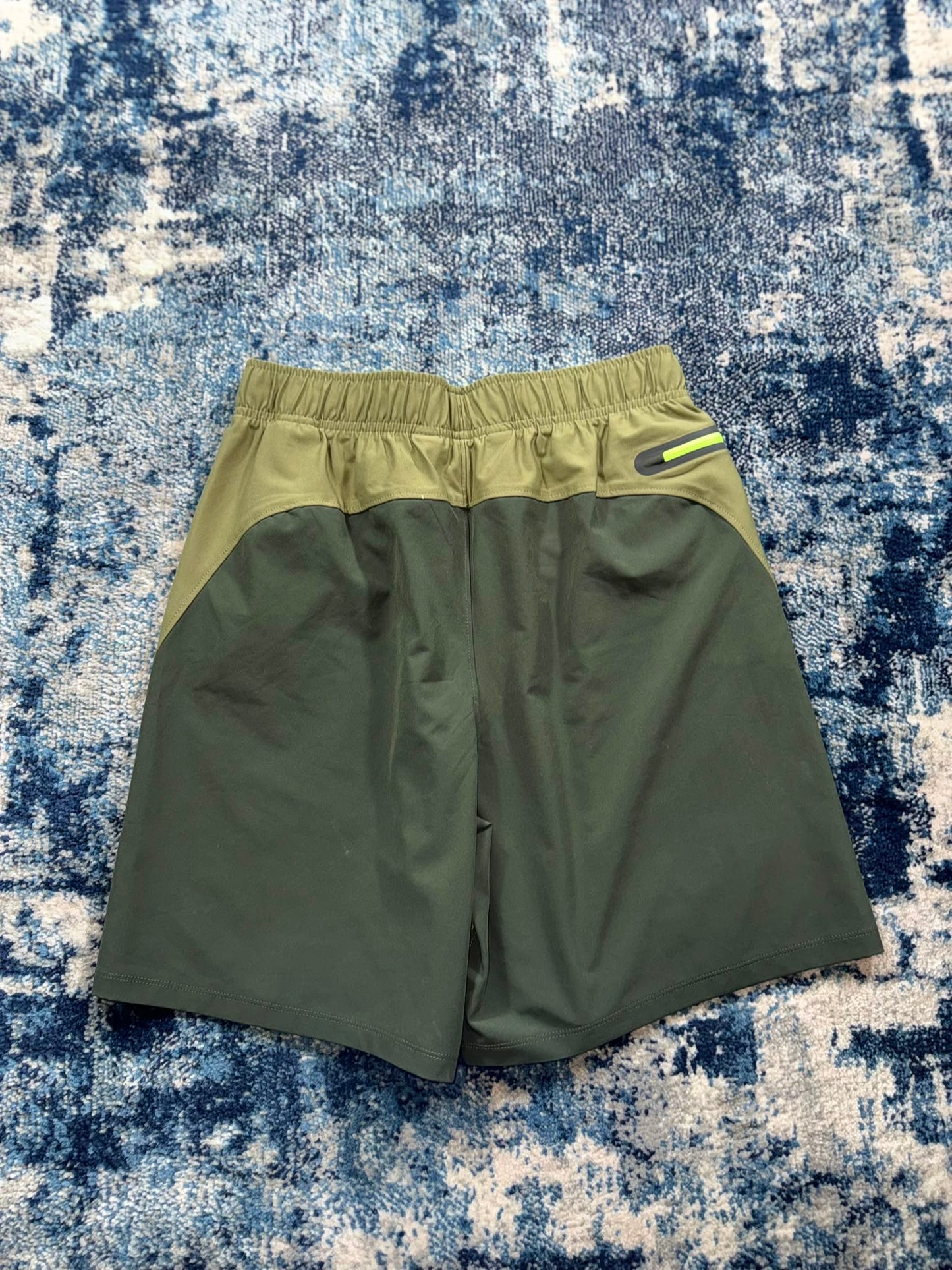 Under Armour Khaki Green Shorts – Green / Khaki, Men's Small in Green / Khaki, men's Small – detail view