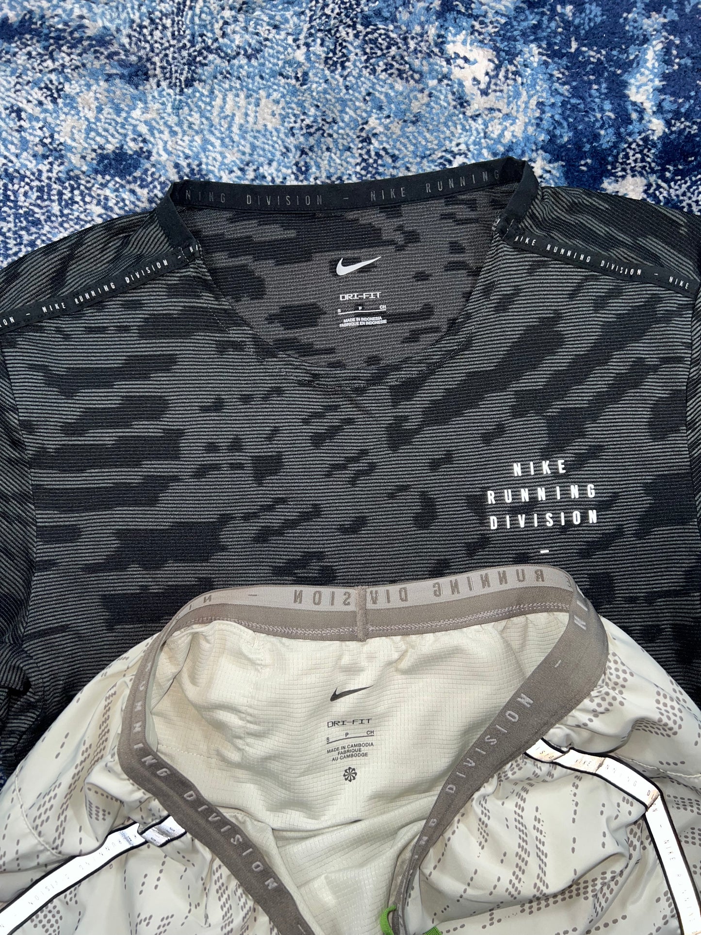 Nike Running Division TechKnit Miler T-Shirt & Flex Stride Shorts Set Black White – Black / White, Men's Small in Black /…