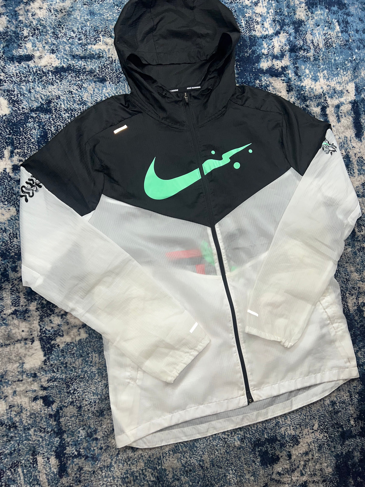 Nike Tokyo Windrunner Jacket Black White Green Men’s Small – Black / White / Green in Black / White / Green, men's Small –…