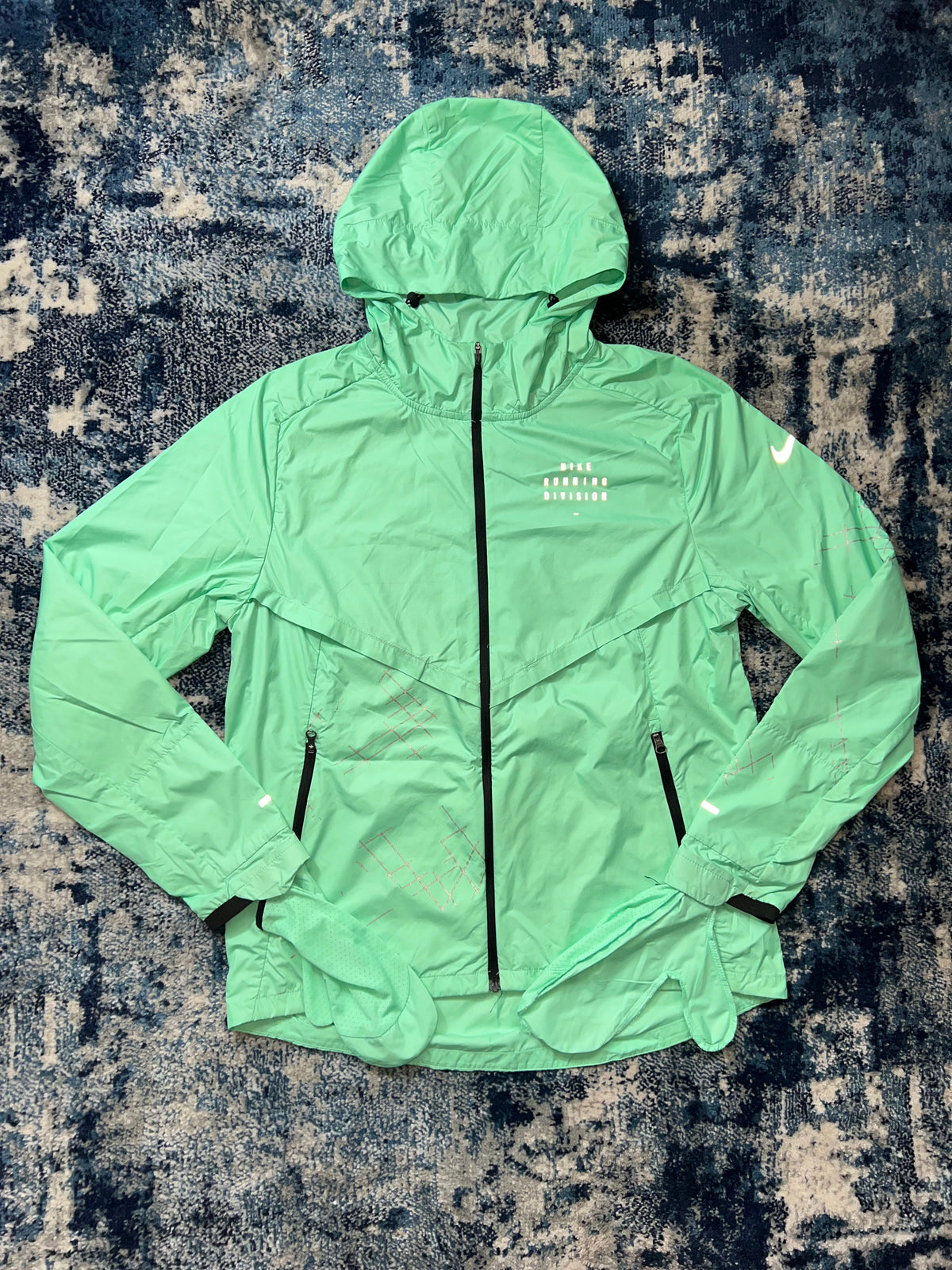 Nike Running Division Storm-FIT Windrunner Jacket Mint Green Men’s Small in Mint Green, men's Small – front view