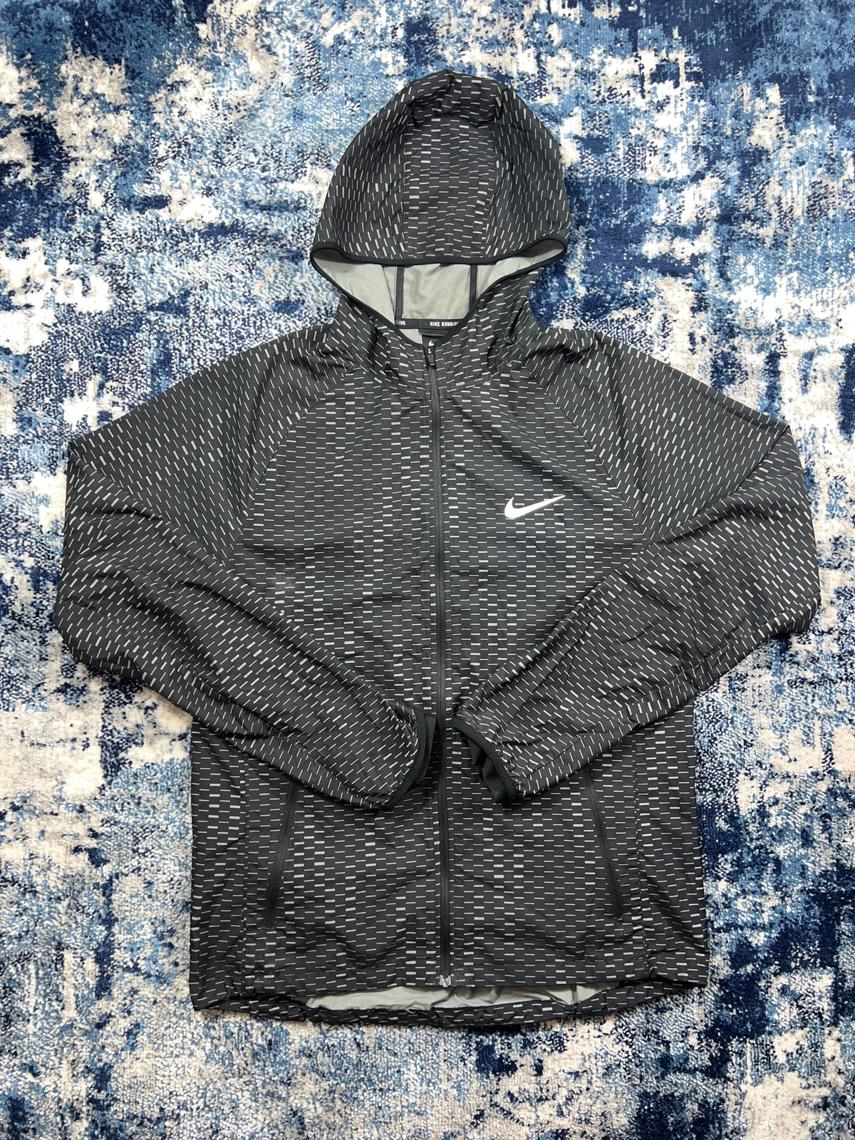 Nike Racer Fuse Digital Dash Windrunner Jacket Dark Grey Men’s Medium in Dark Grey, men's Medium – front view