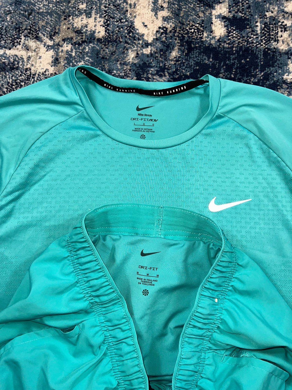 Nike Stride Dri-FIT ADV T-Shirt & Challenger 7” Shorts Set Dusty Cactus – Dusty Cactus / Blue / Green, Men's Large in Dusty…