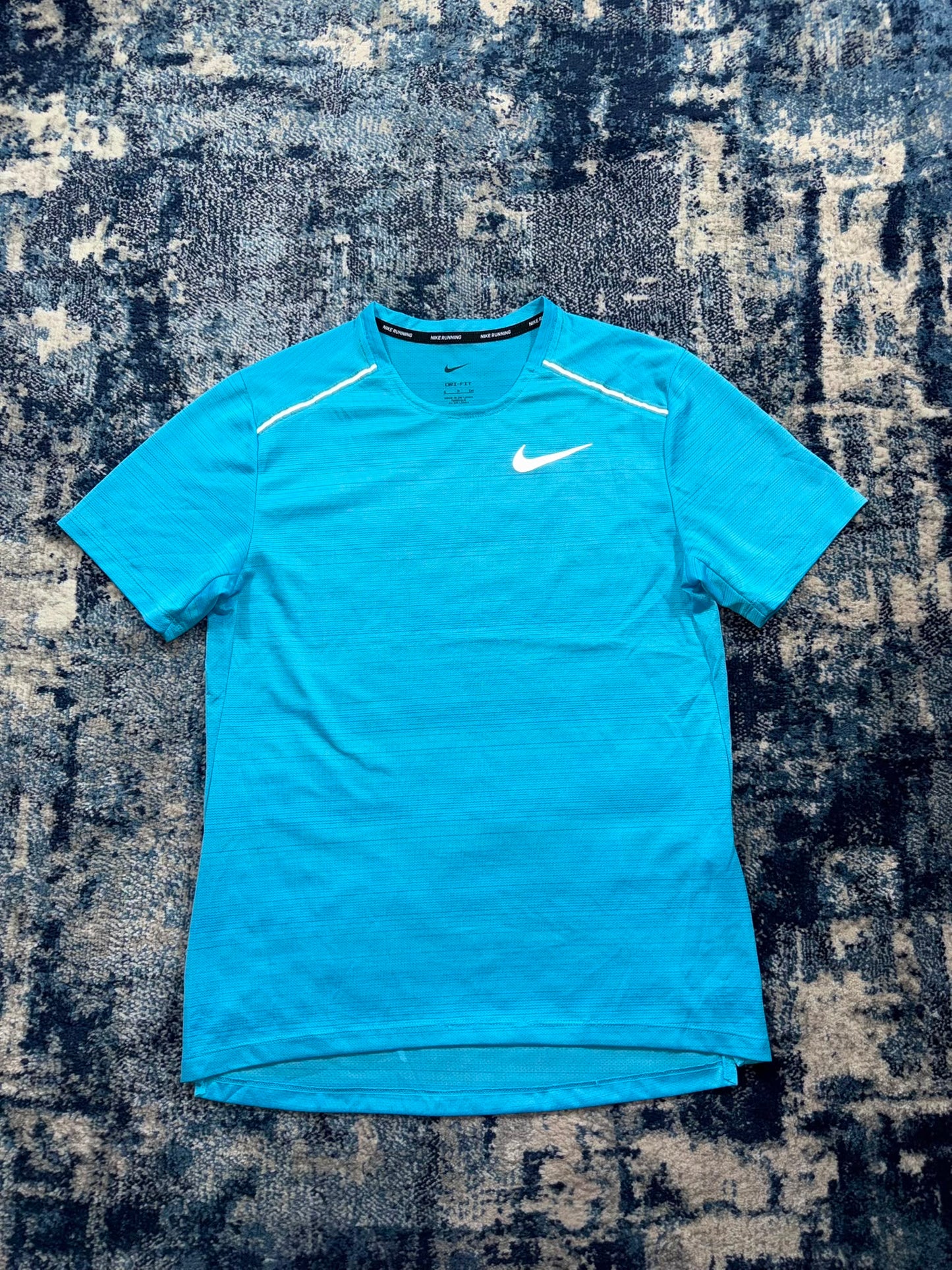 Nike Miler T Shirt / Challenger Shorts Running Gym Set – Baltic blue, Men's Small in Baltic blue, men's Small – detail view
