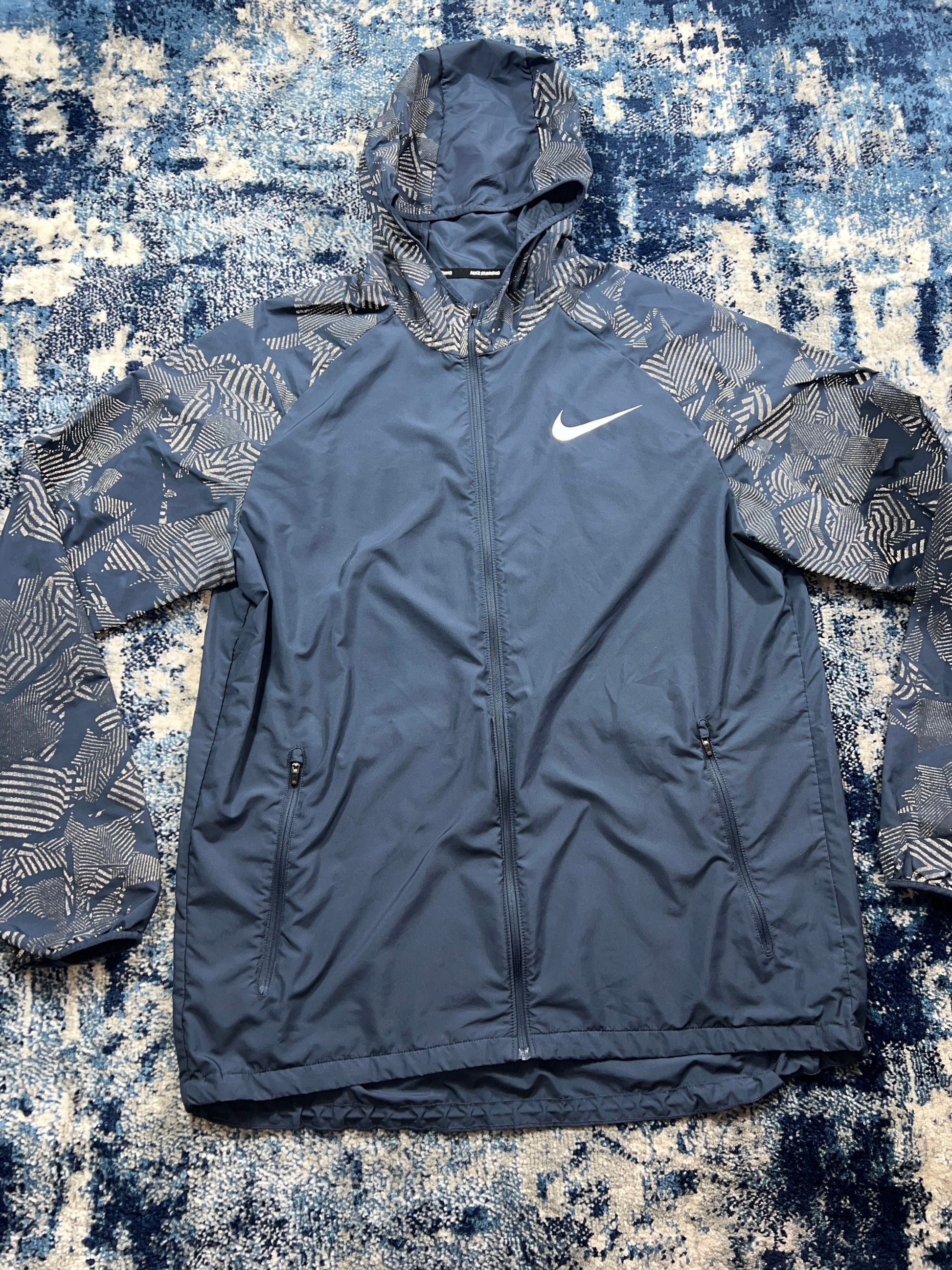Nike Rare Reflective Windrunner Jacket Navy Blue Men’s Large in Navy Blue, men's Large – detail view