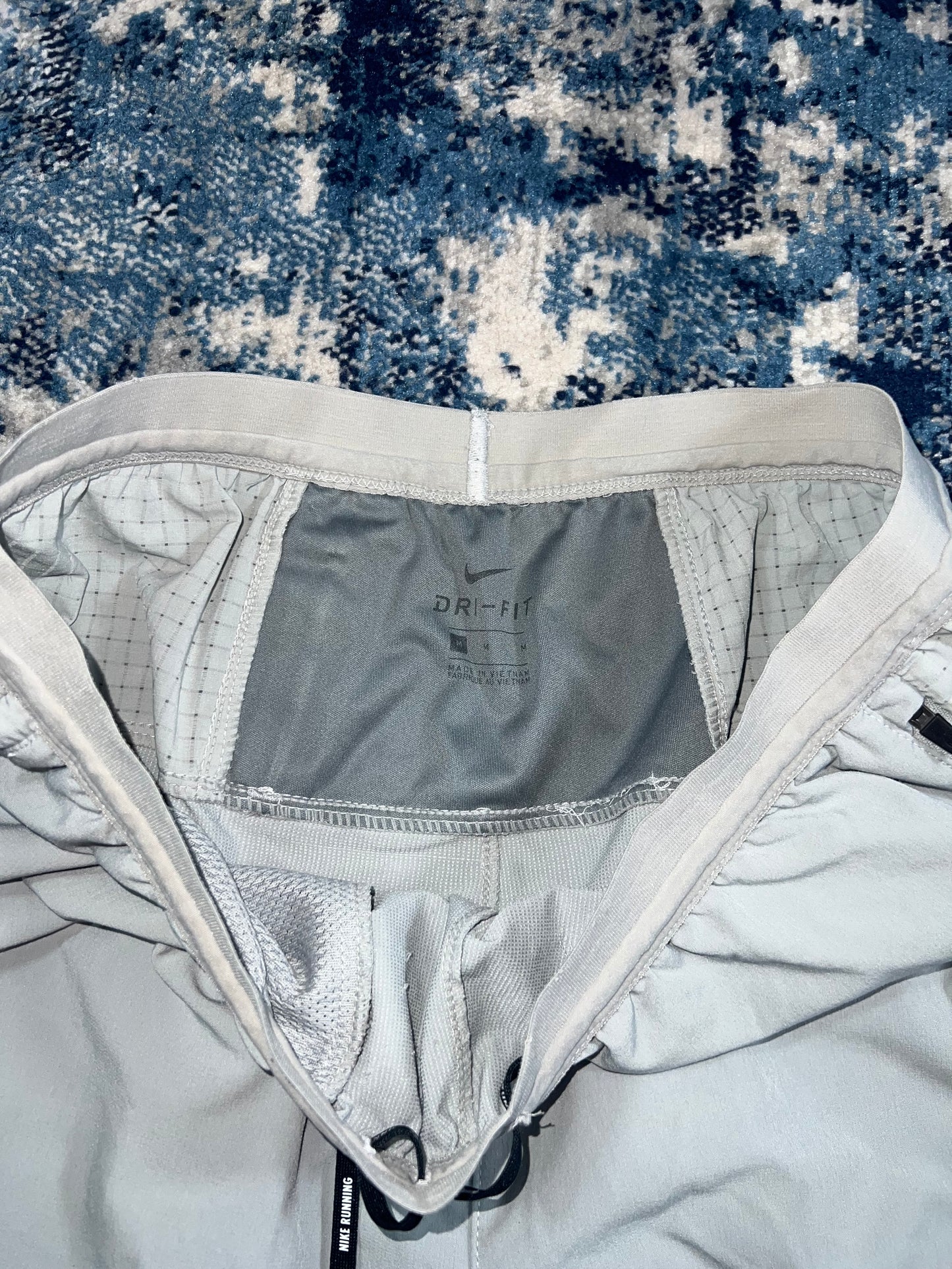 Nike Phenom Elite Running Tracksuit Bottoms Wolf Grey Men’s Medium in Wolf Grey, men's Medium – detail view