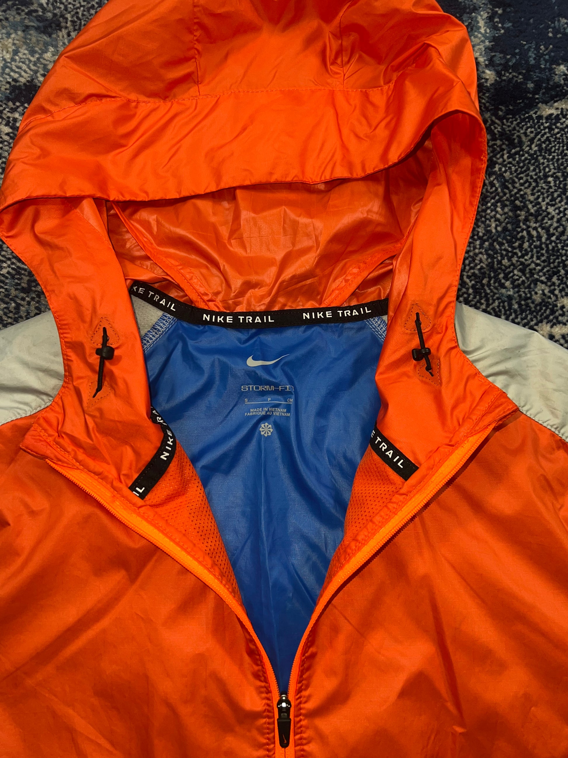 Nike Trail Storm-FIT Windrunner Jacket Orange Blue White Men’s Small – Orange / Blue / White in Orange / Blue / White…