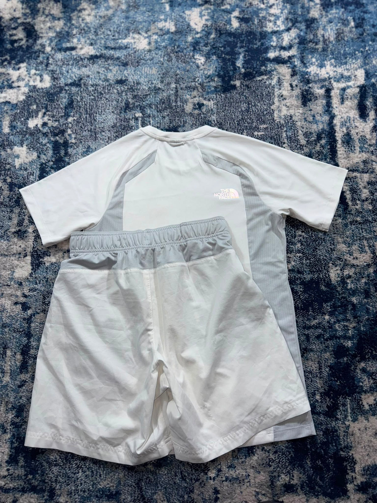 The North Face T Shirt and Shorts Set – White / grey in White / grey, men's Mixed Sizes – detail view