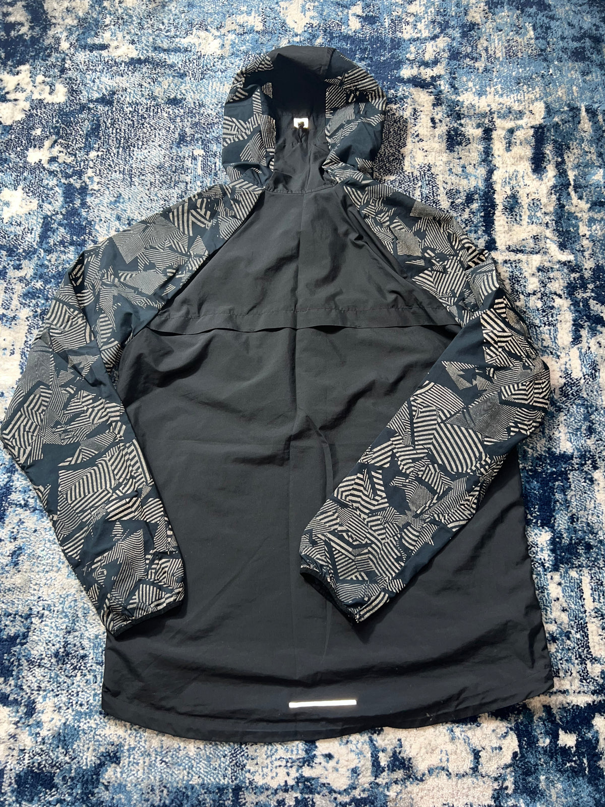 Nike Essentials Reflective Windrunner Jacket Men’s Medium in Reflective / Colour Not Provided, men's Medium – detail view
