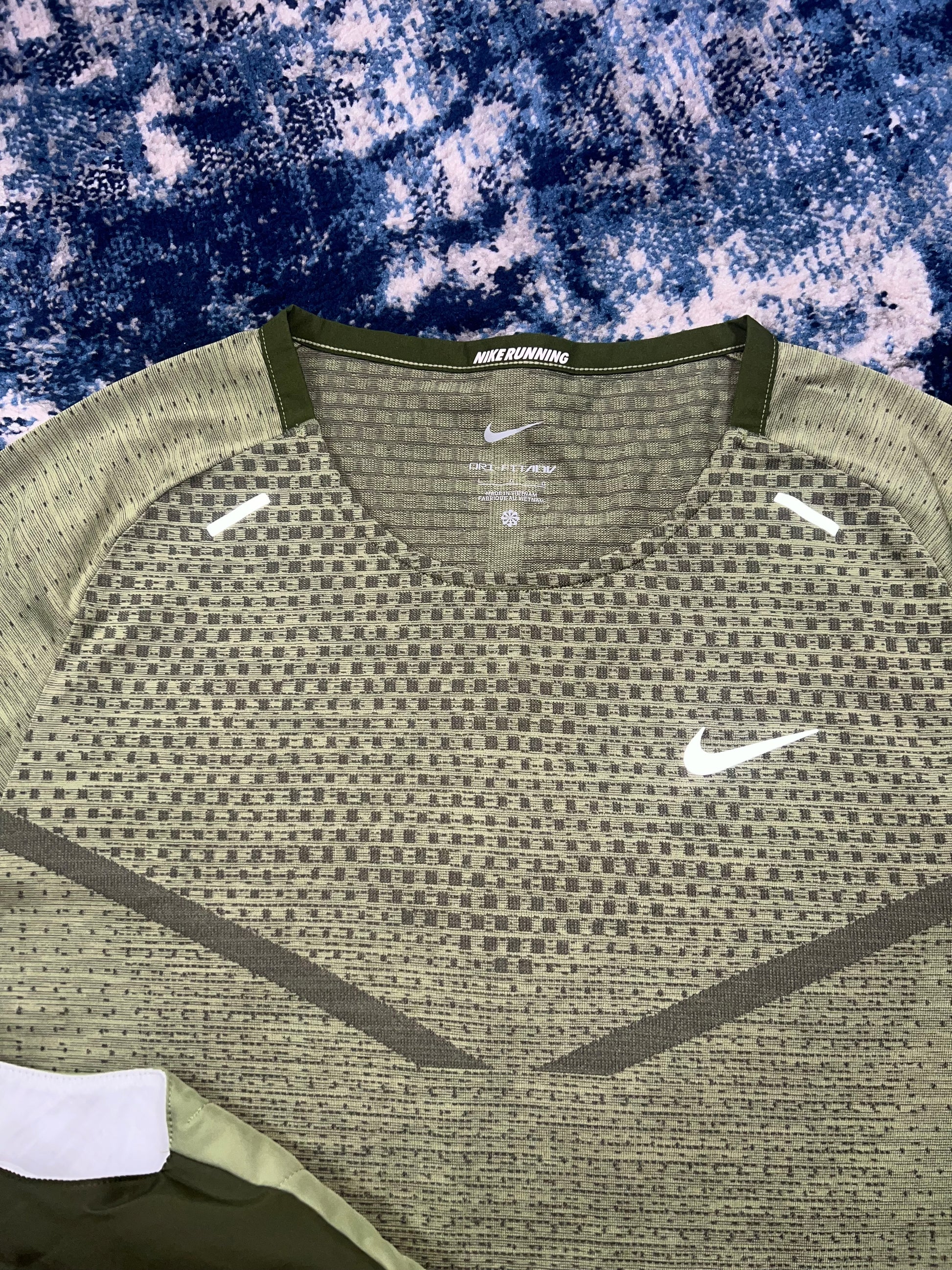 Nike TechKnit ADV Long Sleeve & Therma-FIT Gilet Set Khaki Green Men’s Large in Khaki Green, men's Large – detail view