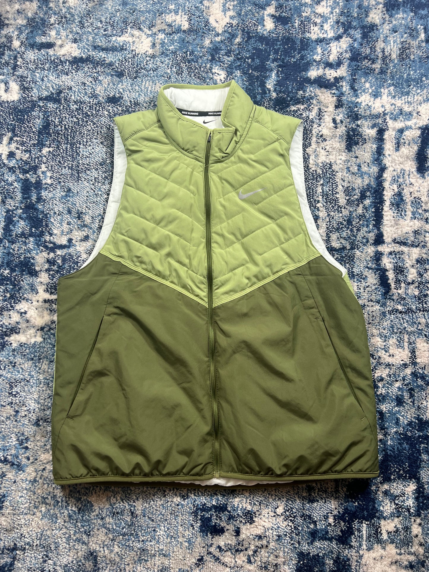 Nike TechKnit ADV Long Sleeve & Therma-FIT Gilet Set Khaki Green Men’s Large in Khaki Green, men's Large – detail view