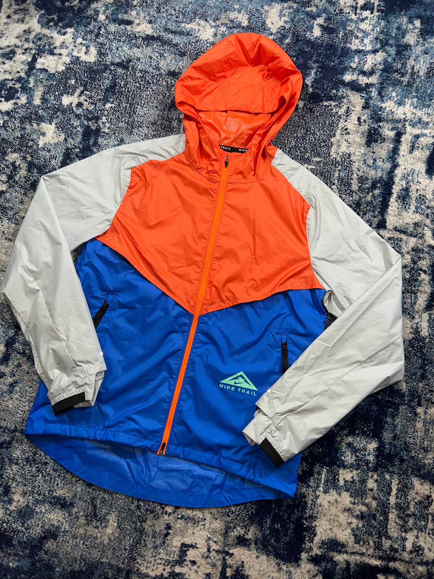 Nike Trail Storm-FIT Windrunner Jacket Orange Blue White Men’s Small – Orange / Blue / White in Orange / Blue / White…