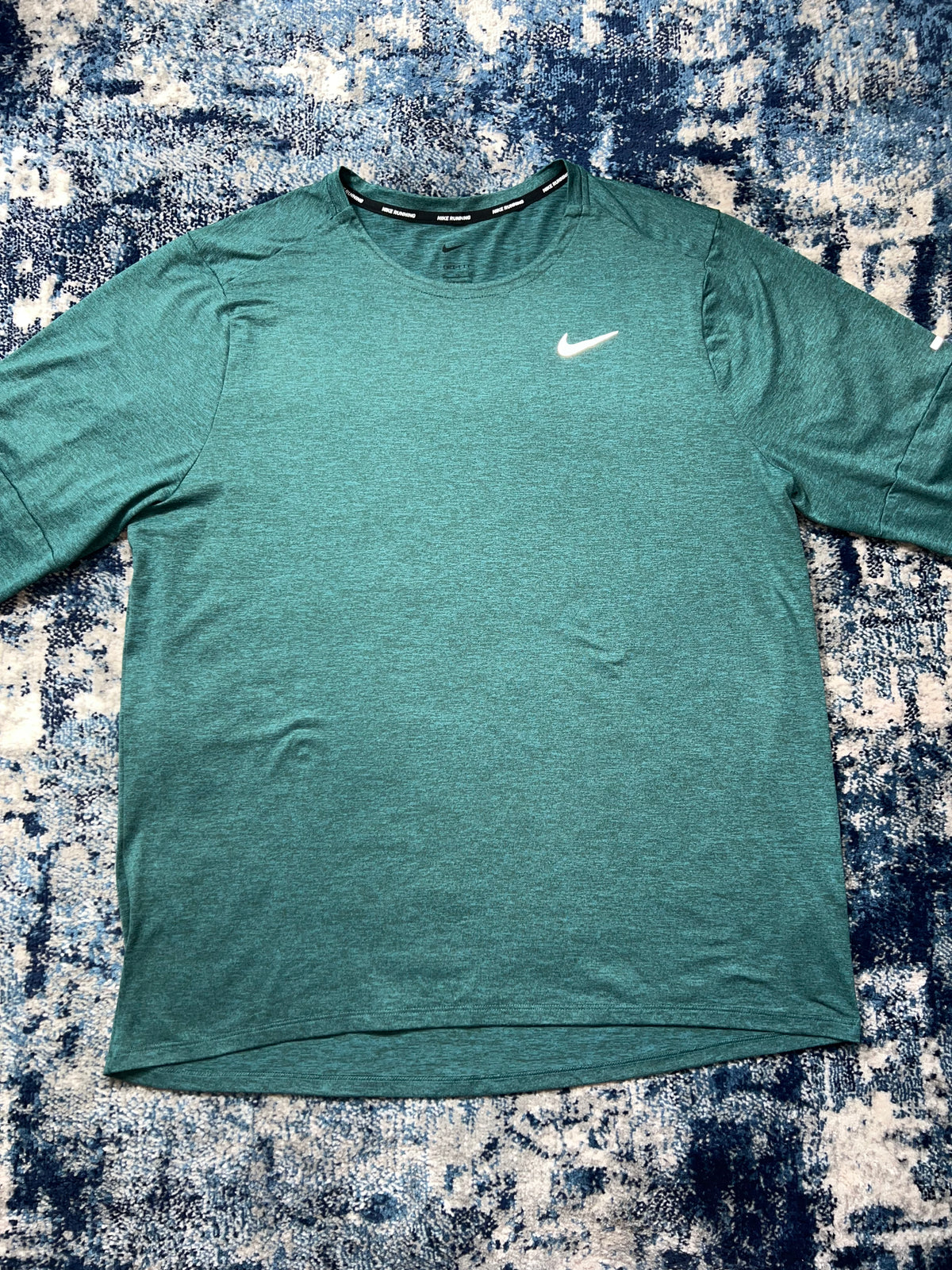 Nike Running Element Crew Neck Jumper Teal Green Reflective Men’s XL in Teal Green, men's XL – detail view