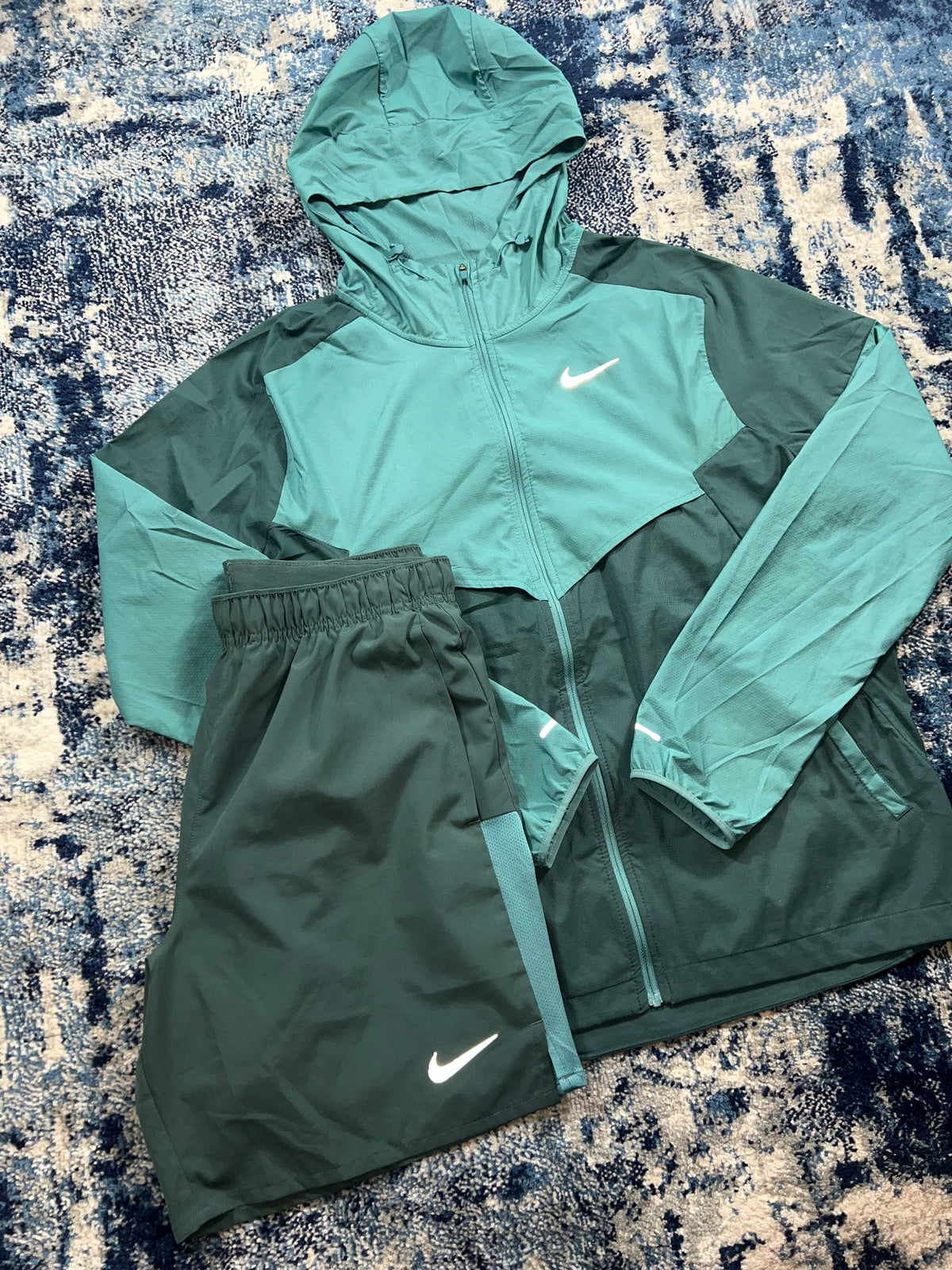 Nike Repel Miler Windrunner & Challenger Shorts Running Set Teal Green Men’s Small – Teal Green / Dark Green in Teal Green…