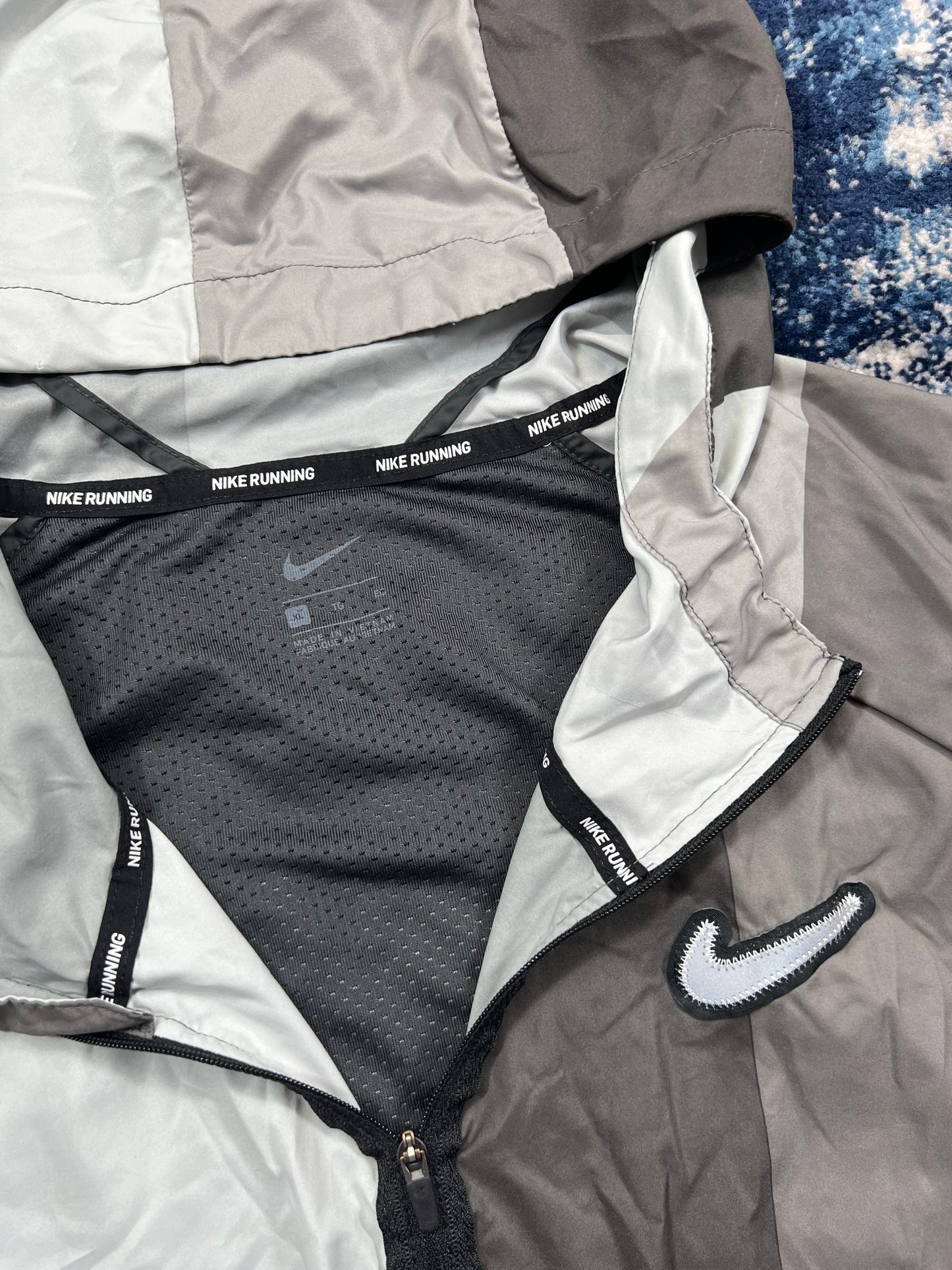 Nike Wild Run Patchwork Windrunner & Flex Stride Shorts Set Grey Black Men’s L/XL – Grey / Black in Grey / Black, men's…