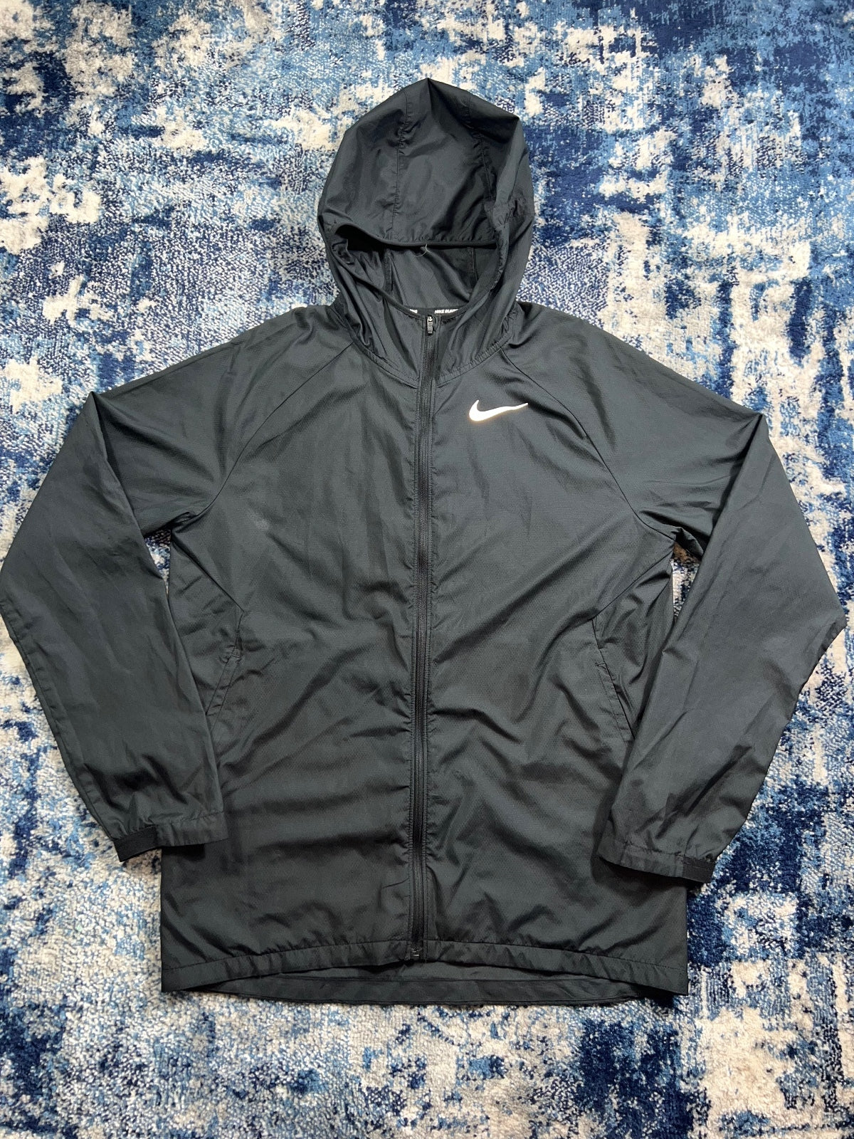Nike Essentials Windrunner Jacket – Black, Men's Small in Black, men's Small – detail view
