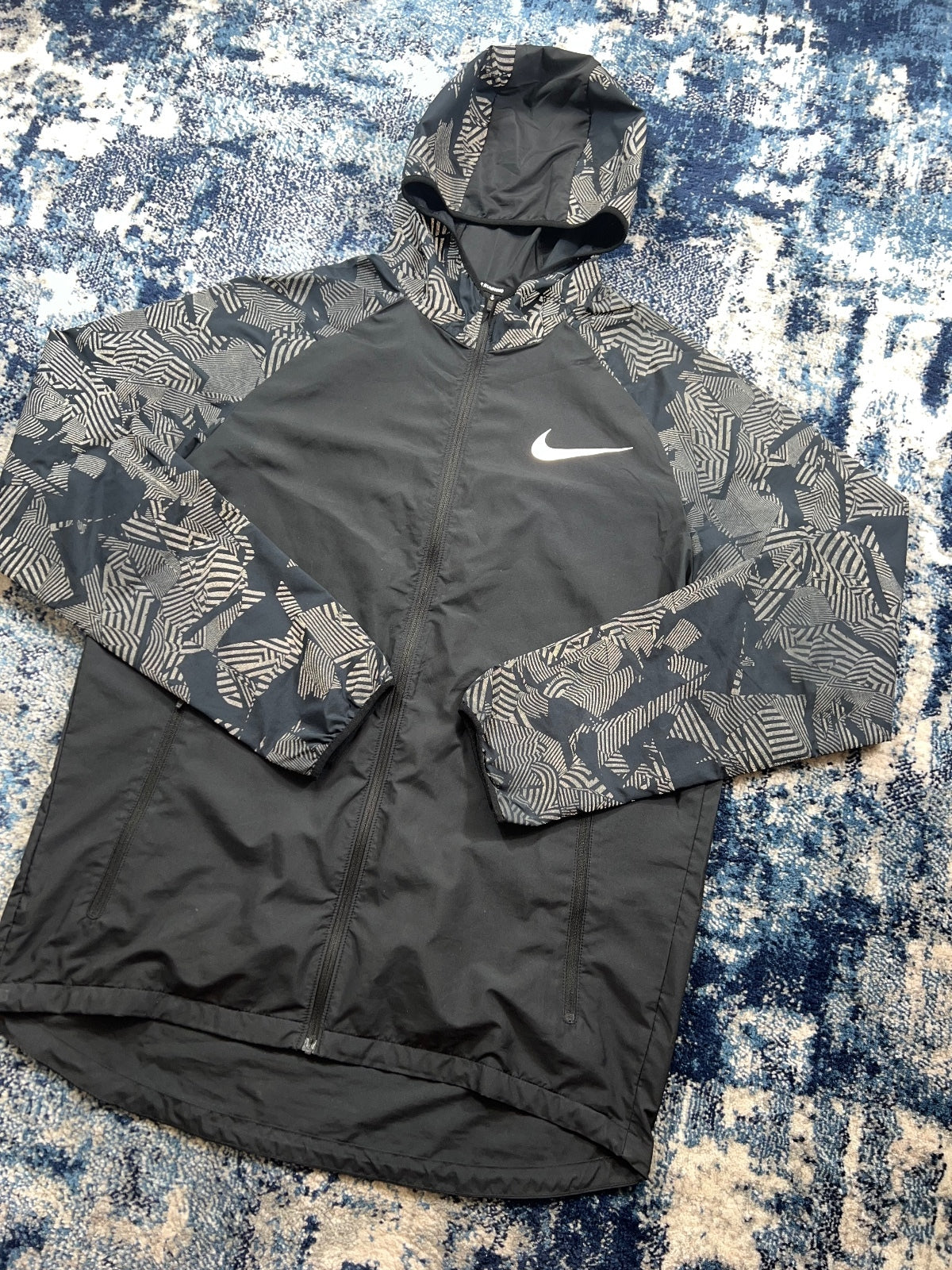 Nike Flash Reflective Running Festival Windrunner Jacket – Black, Men's Medium in Black, men's Medium – detail view
