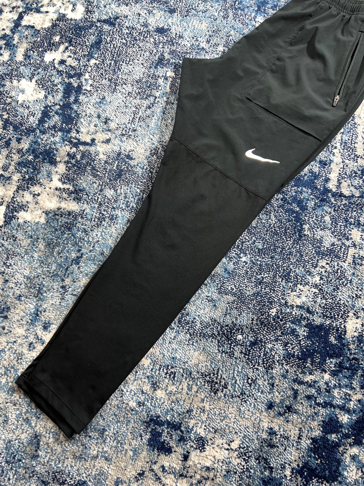 Nike Running Hybrid Tracksuit Bottoms – Black, Men's Large in Black, men's Large – detail view