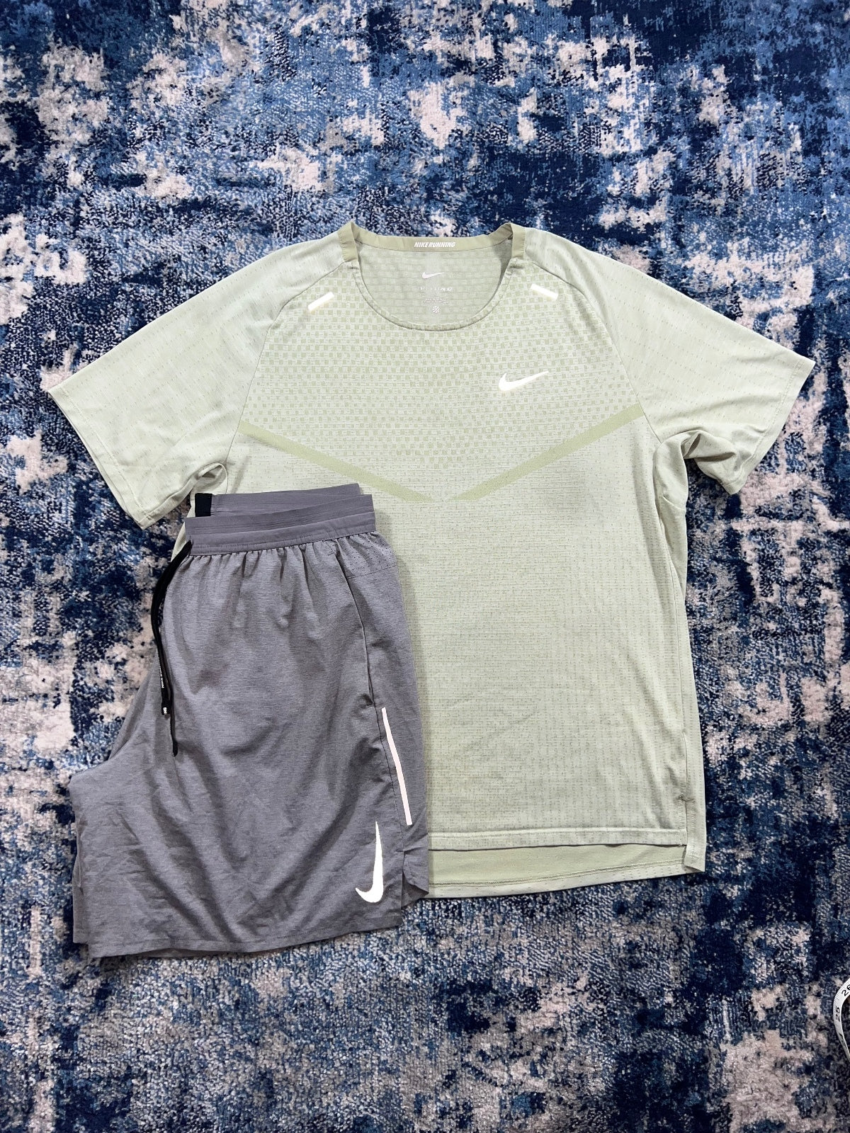 Nike Tech Knit ADV Miler T Shirt / Flex Stride Shorts Set – Gray, Men's Large in Gray, men's Large – front view