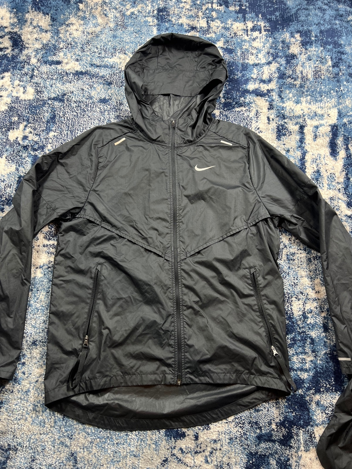 Nike Running Storm Fit Windrunner Jacket – Black, Men's Small in Black, men's Small – detail view