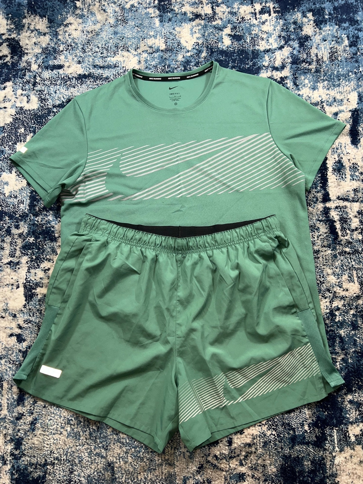 Nike Flash Miler T Shirt / Challenger Shorts Running Gym Set – DarkGreen, Men's Large in DarkGreen, men's Large – alternate…