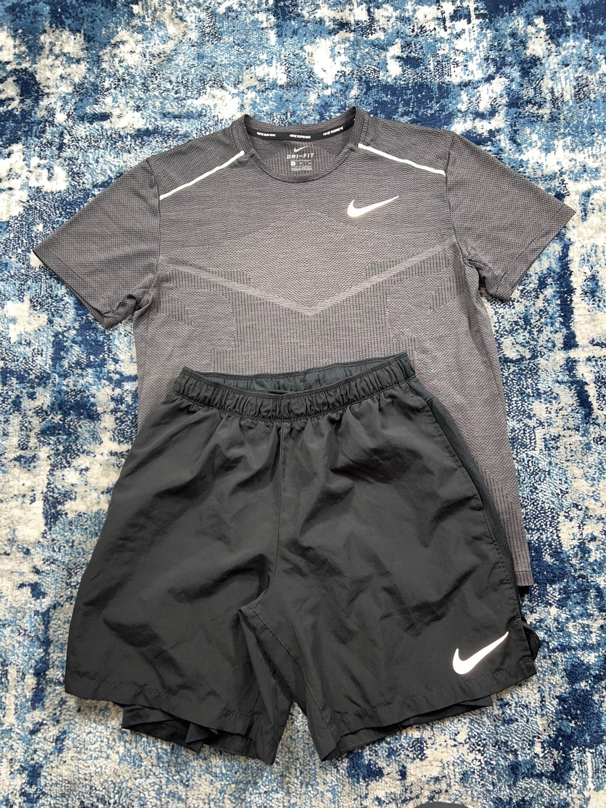 Nike Tech Knit Ultra T Shirt / Challenger Shorts Running Gym Set – Gray, Men's Medium in Gray, men's Medium – detail view