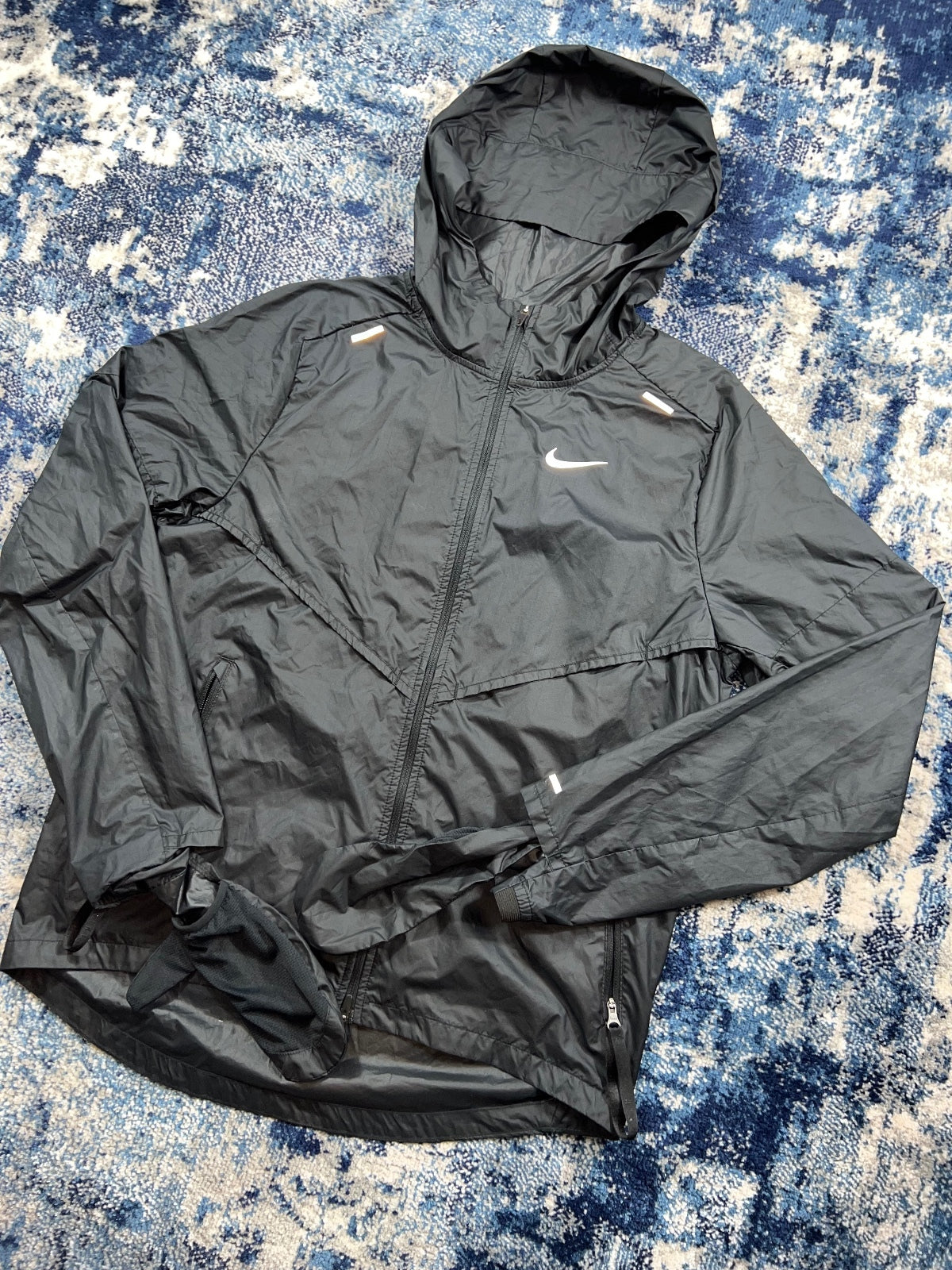 Nike Running Storm Fit Windrunner Jacket – Black, Men's Small in Black, men's Small – detail view