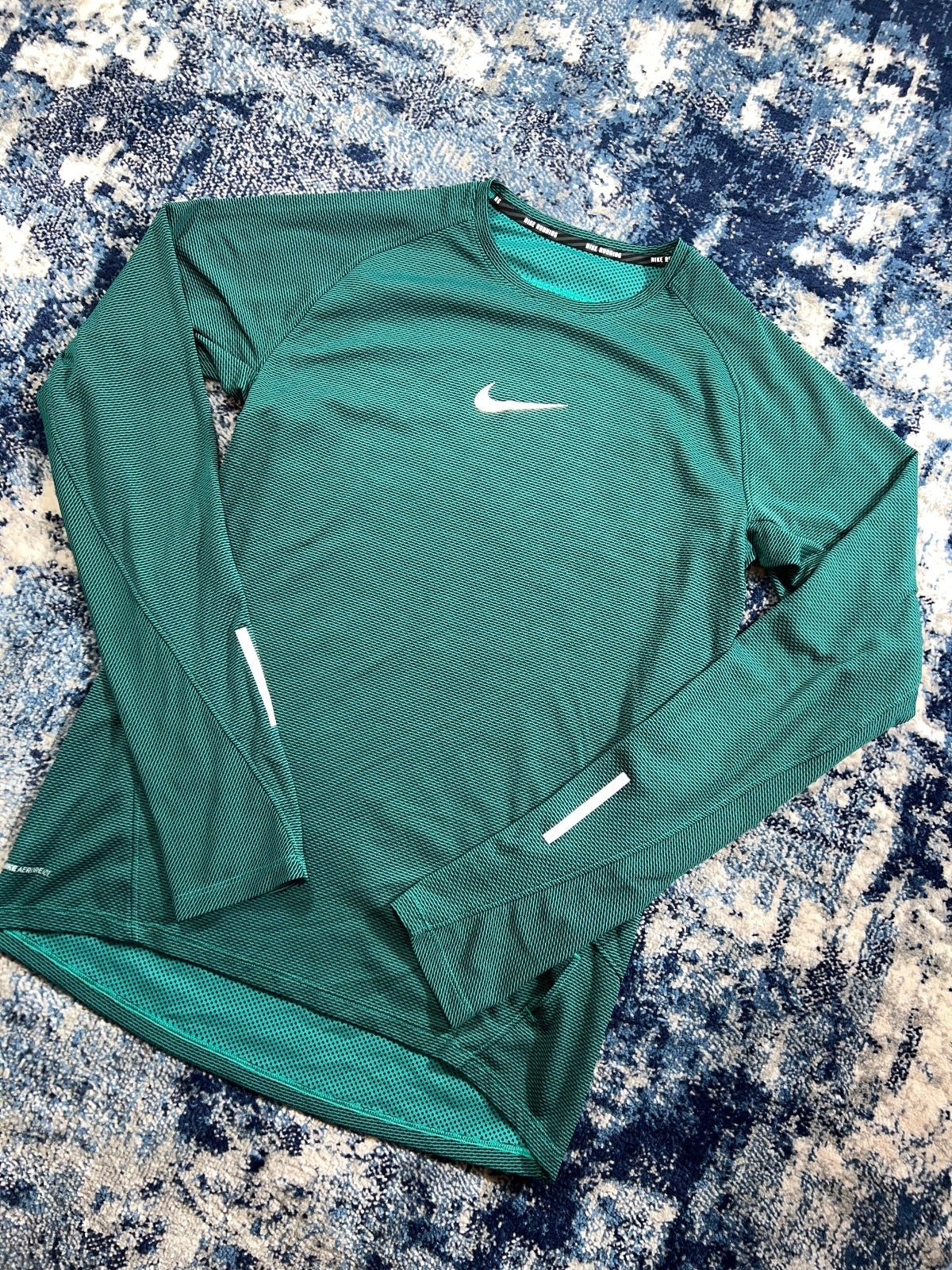 Nike Running AeroReact Dri-Fit Long Sleeved Top – Green, Men's Medium in Green, men's Medium – alternate view