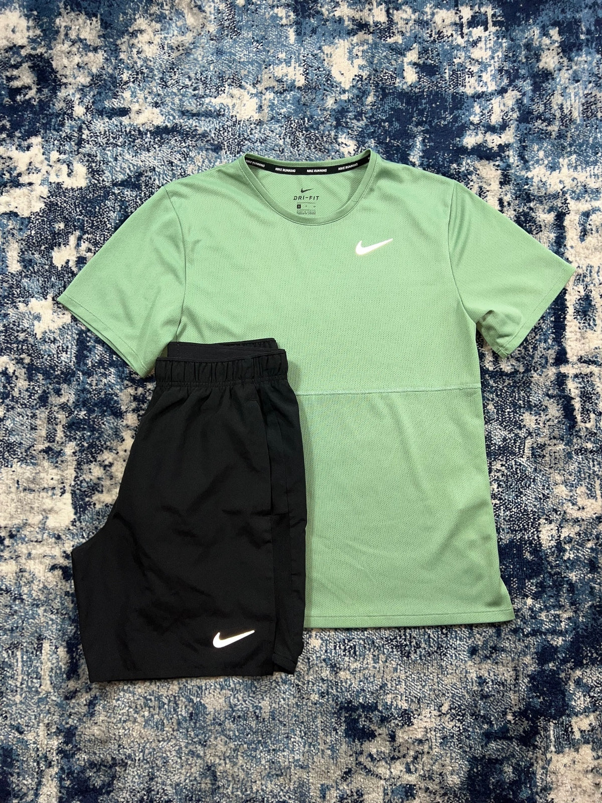 Nike Miler Breathe T Shirt / Challenger Shorts Gym Set – Green, Men's Small in Green, men's Small – front view