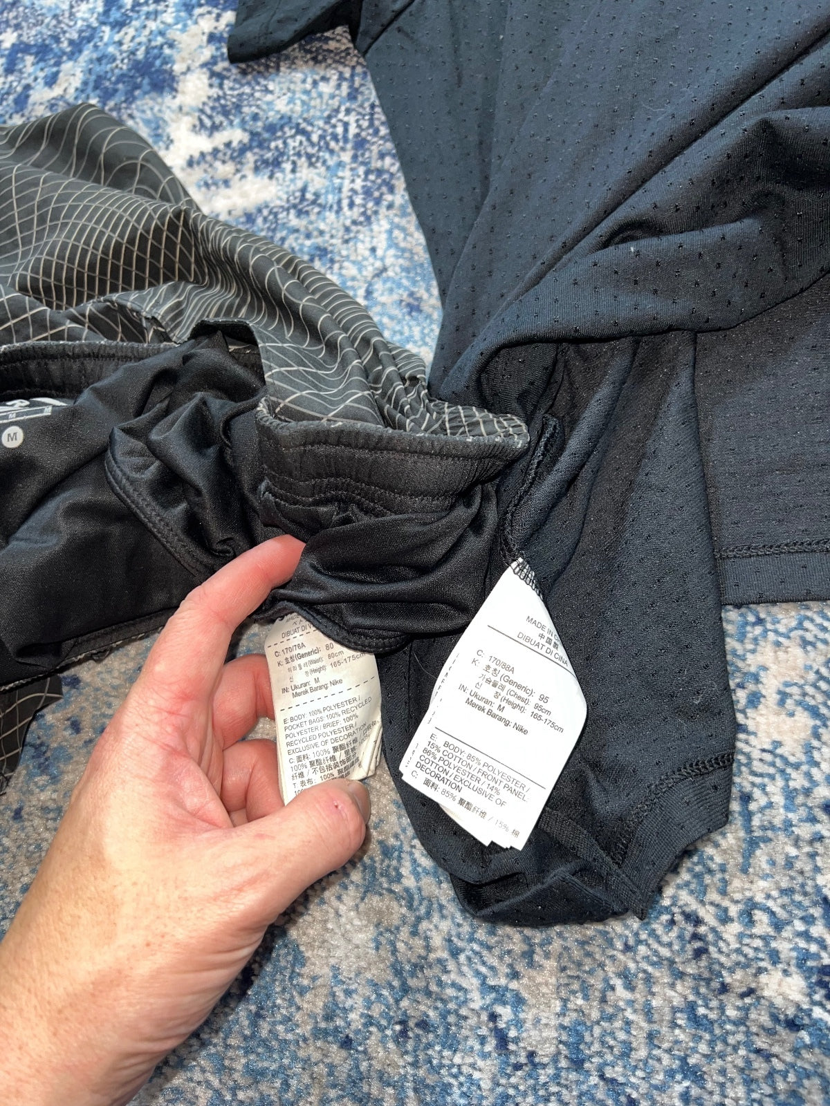 Nike Miler Breathe T Shirt / Challenger Shorts Running Gym Set – Black, Men's Medium in Black, men's Medium – detail view
