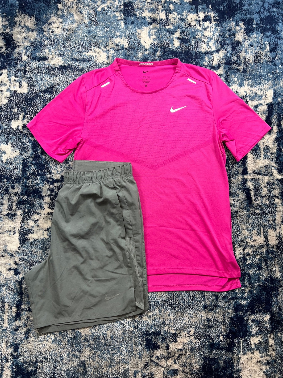 Nike Miler Rise 365 T Shirt / Challenger Shorts Running Gym Set – Pink, Men's Medium in Pink, men's Medium – front view
