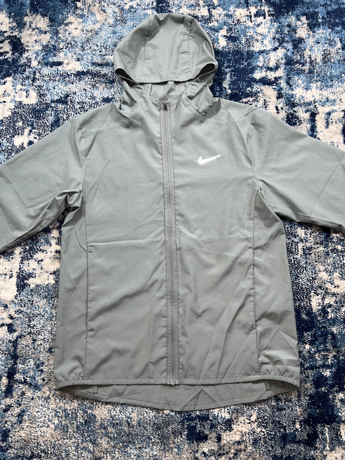 Nike Form Windrunner / Bottoms Tracksuit – Gray, Men's Small in Gray, men's Small – detail view